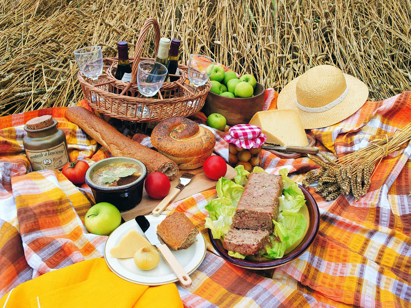 Wallpaper, picnic, nature, food, cozy 1600x1200