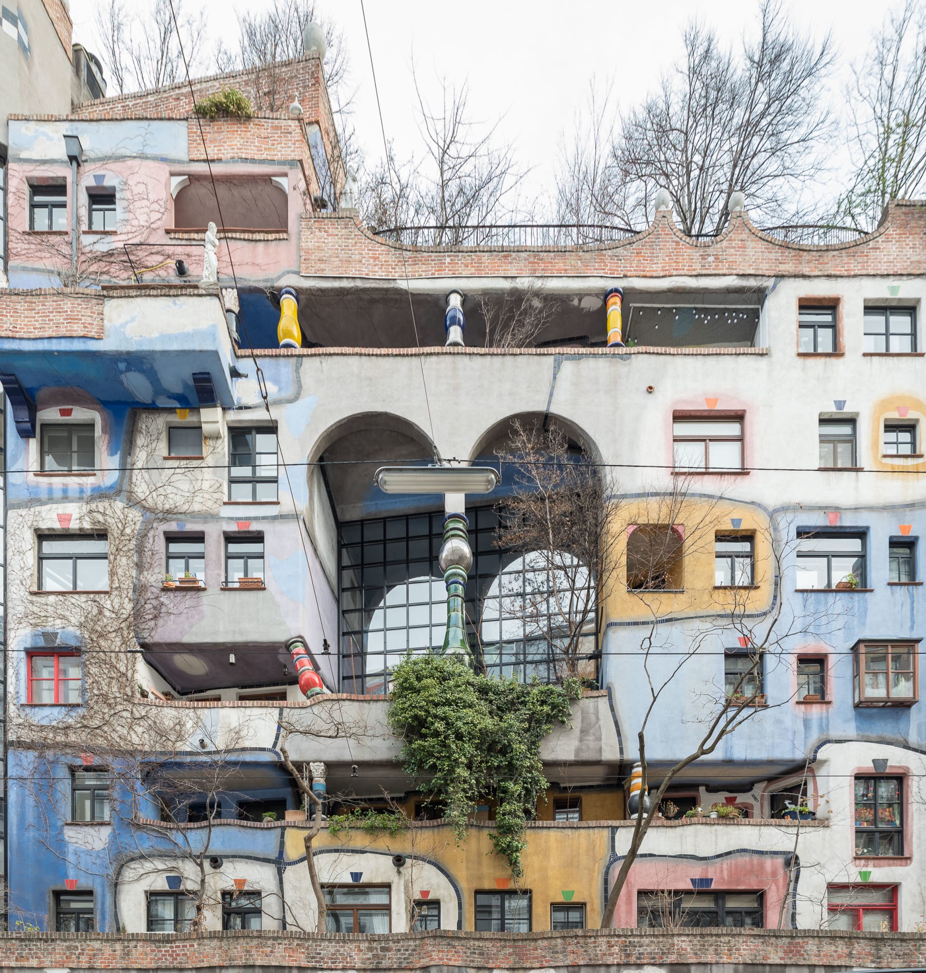 Friedensreich Hundertwasser, Joseph Krawina, Mariano De Angelis · Hundertwasserhaus · Divisare