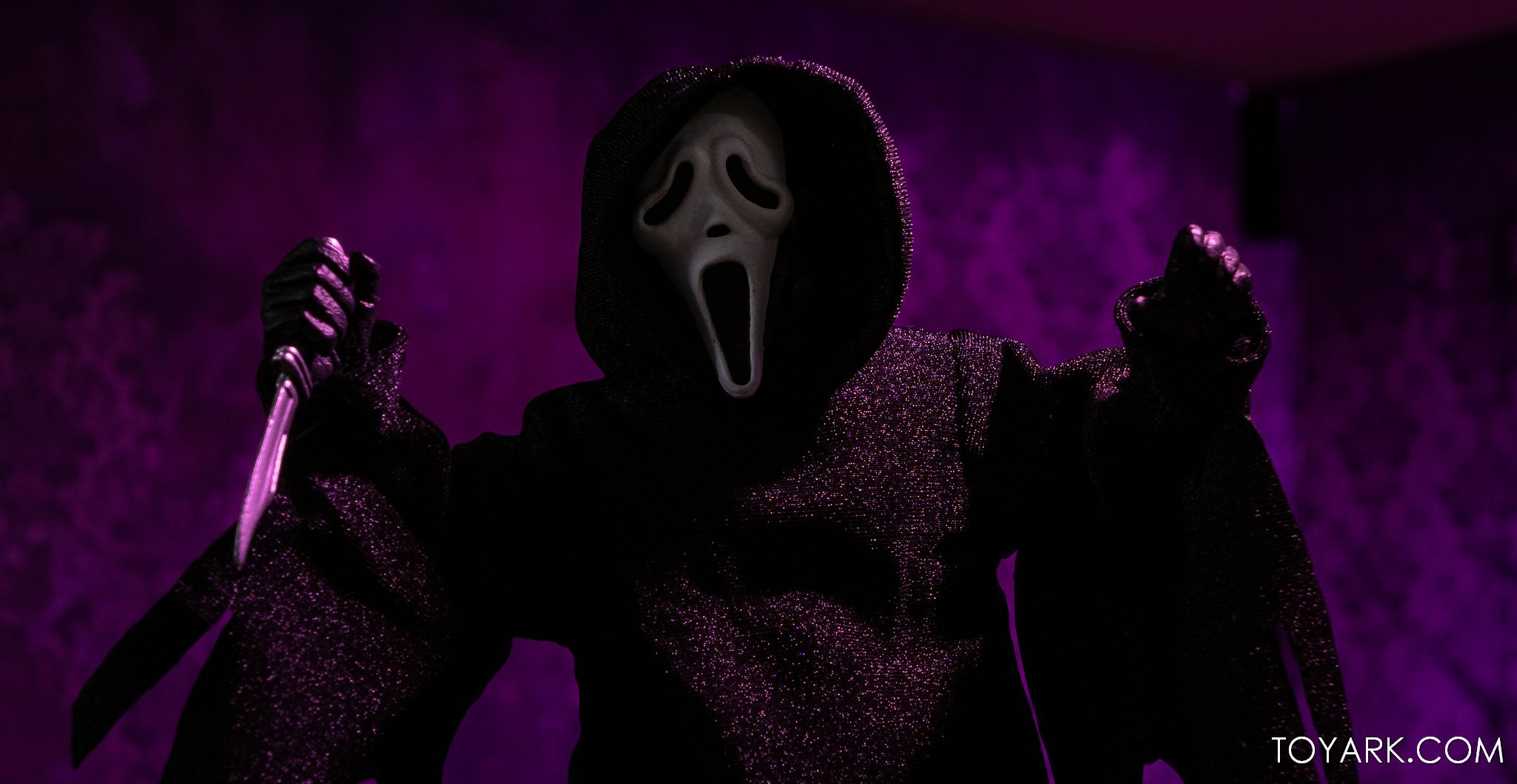 Scream Face 8 Inch Scale Clothed Figure By NECA Toys Photo Shoot