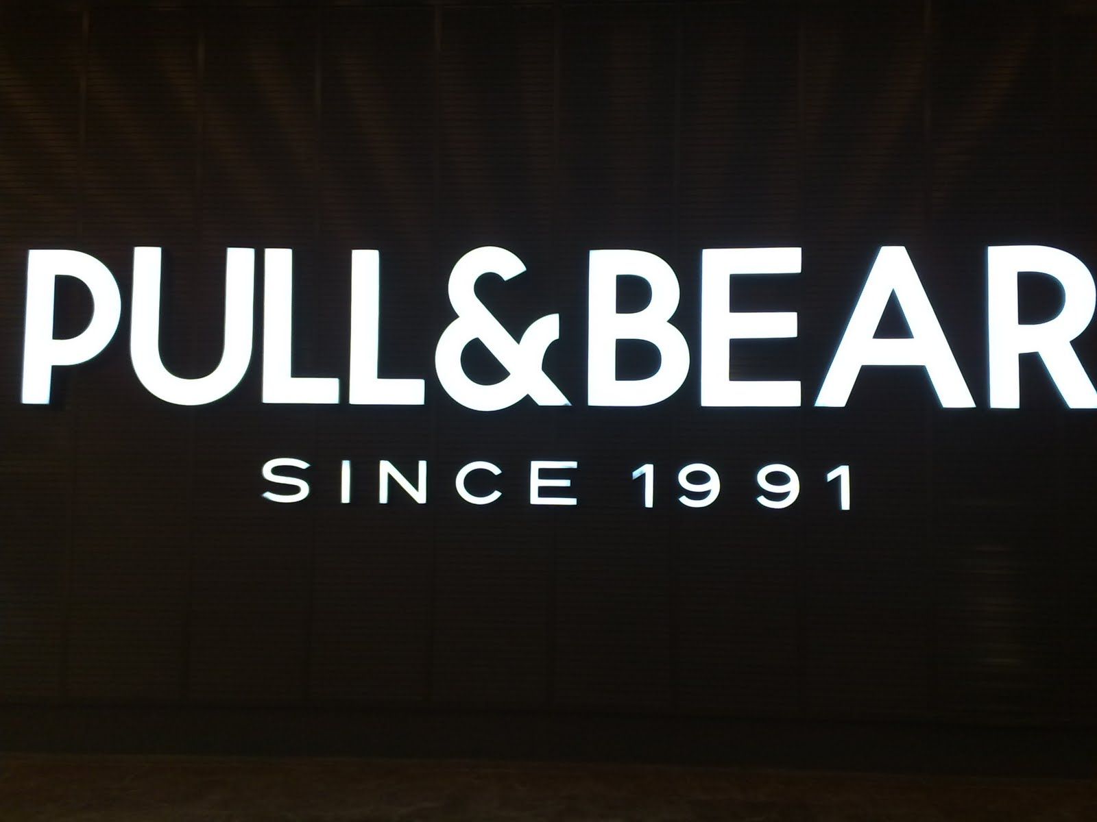 Pull&bear, Pull&bear logo, Bear