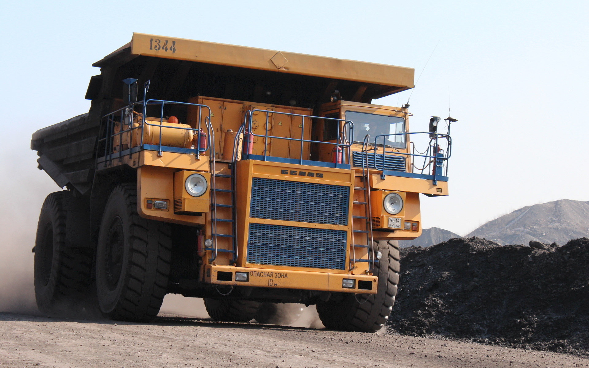 Dump Truck HD Wallpaper and Background