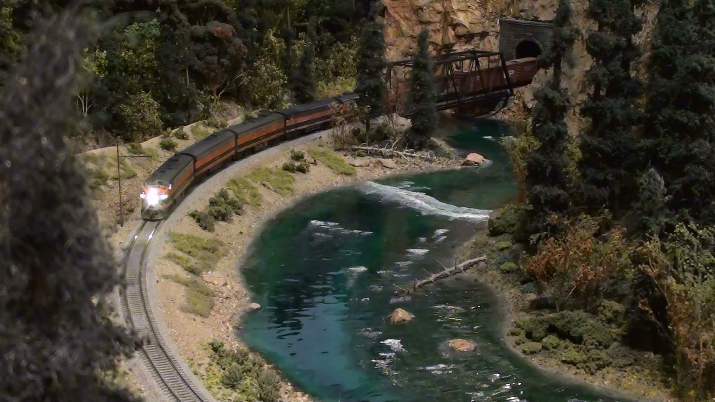 Wallpaper Models Train Layout