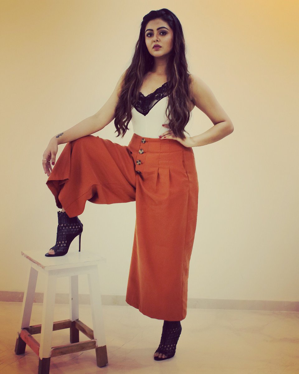 Shafaq Naaz Hot In Bikini Image New HD Picture