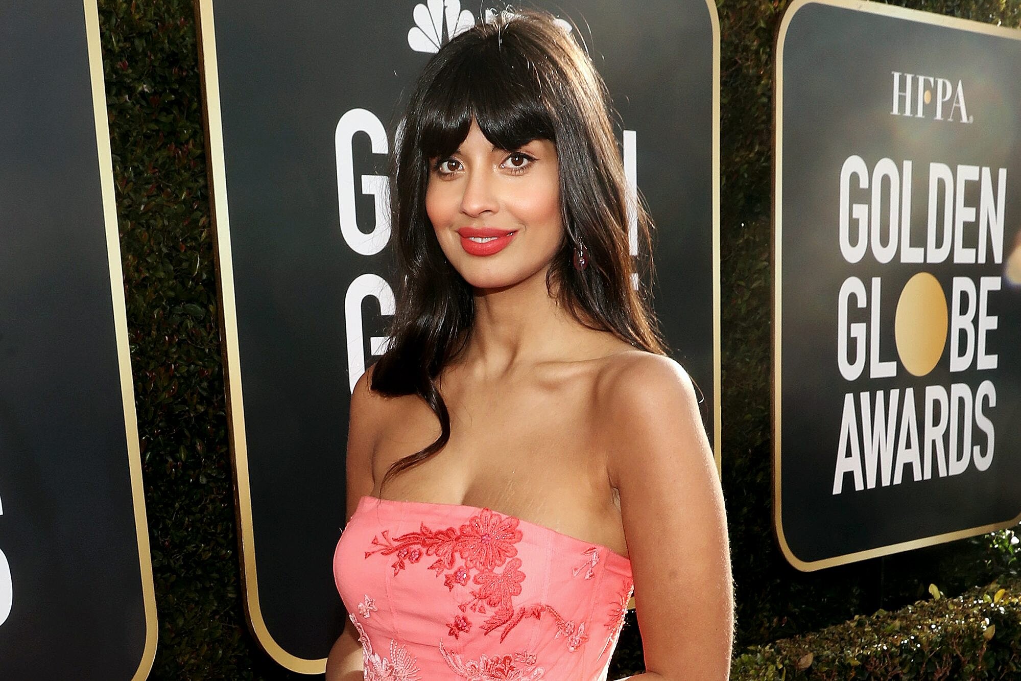 Jameela Jamil Shows Off Her 'Back Fat,' Calls Others to Stop Airb...