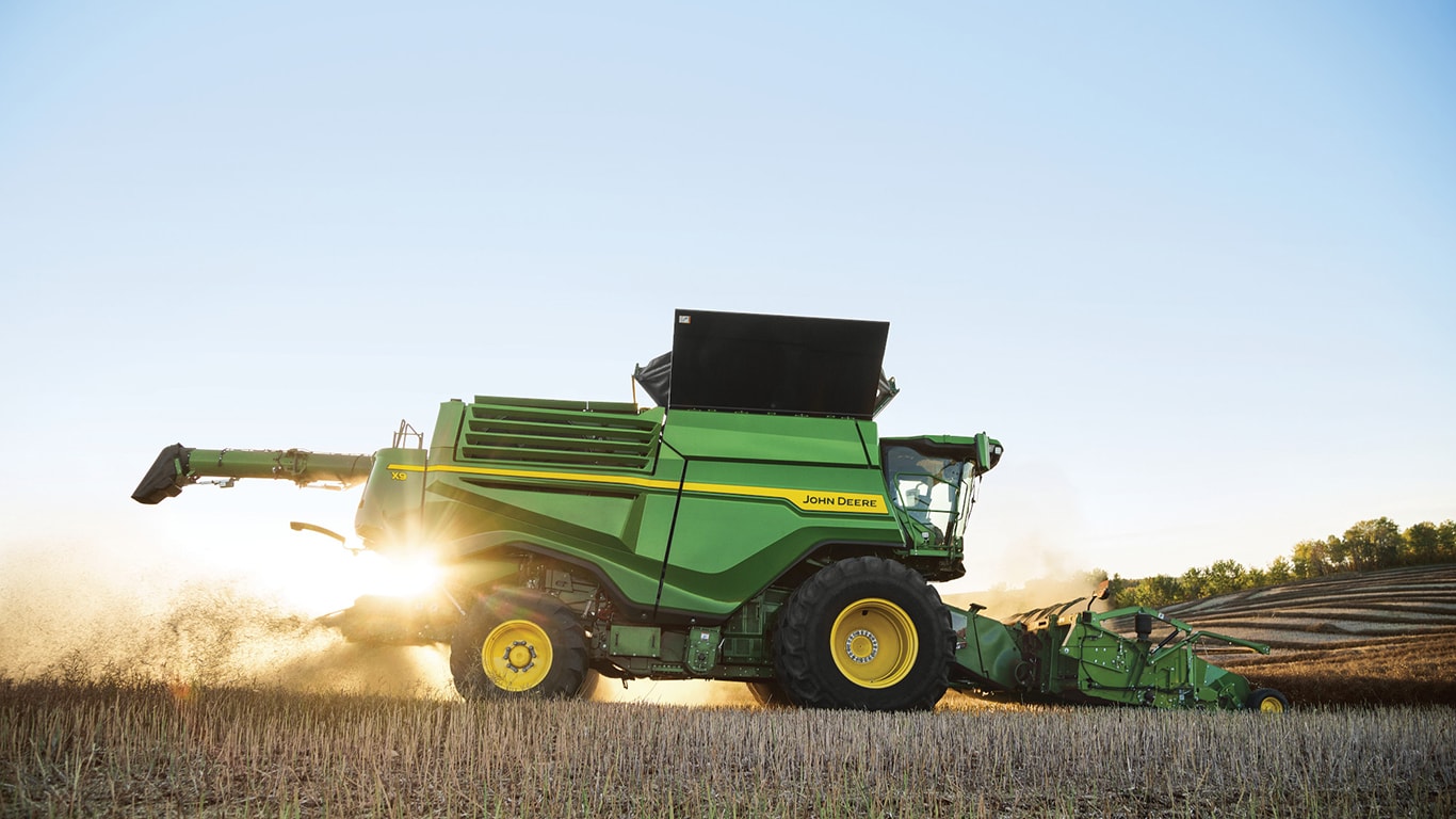 Deere Brings High Capacity X Series Combines To North American Farmers