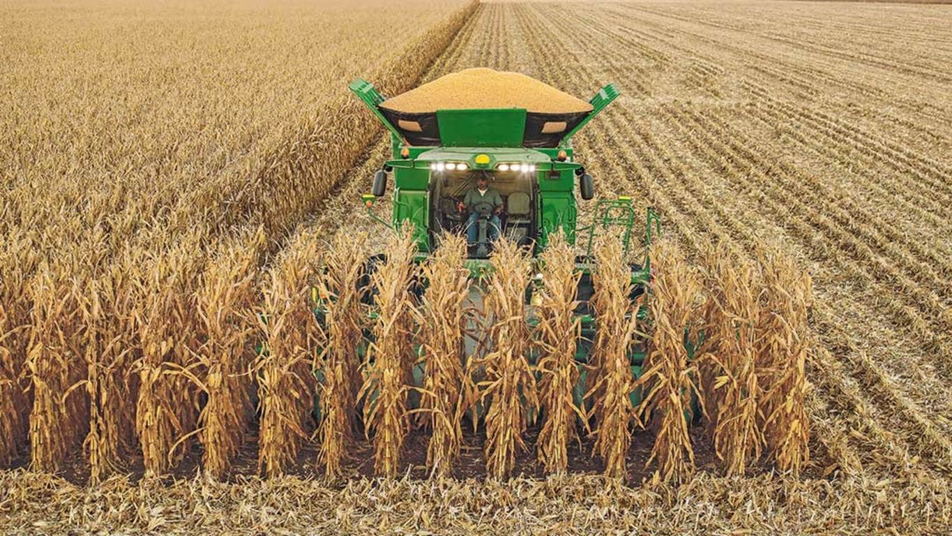 S780 Combine. Grain Harvesting. John Deere US