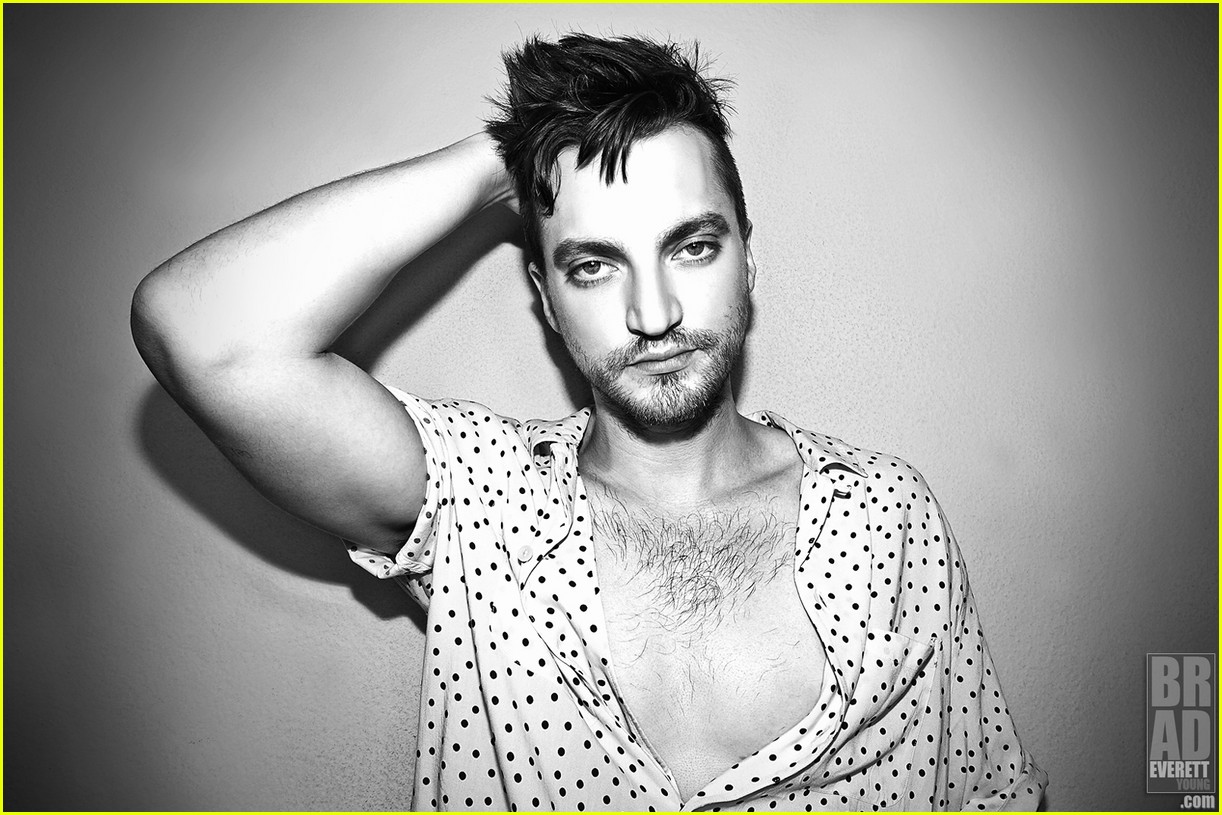 The 100's Richard Harmon Poses for a Hot New Photo Shoot!: Photo 4467019. Richard Harmon Picture