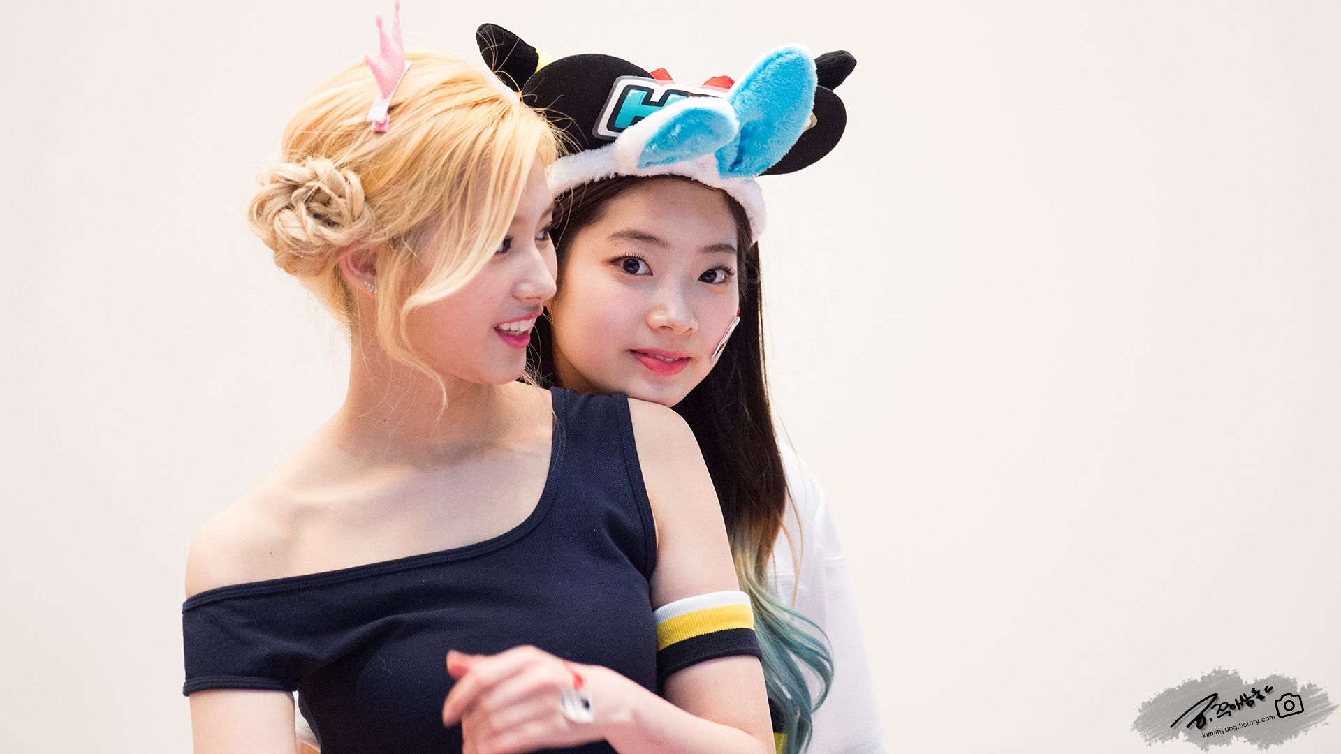 Sana and Dahyun. Pasta recipes, Shrimp pasta recipes, Chicken, shrimp recipes