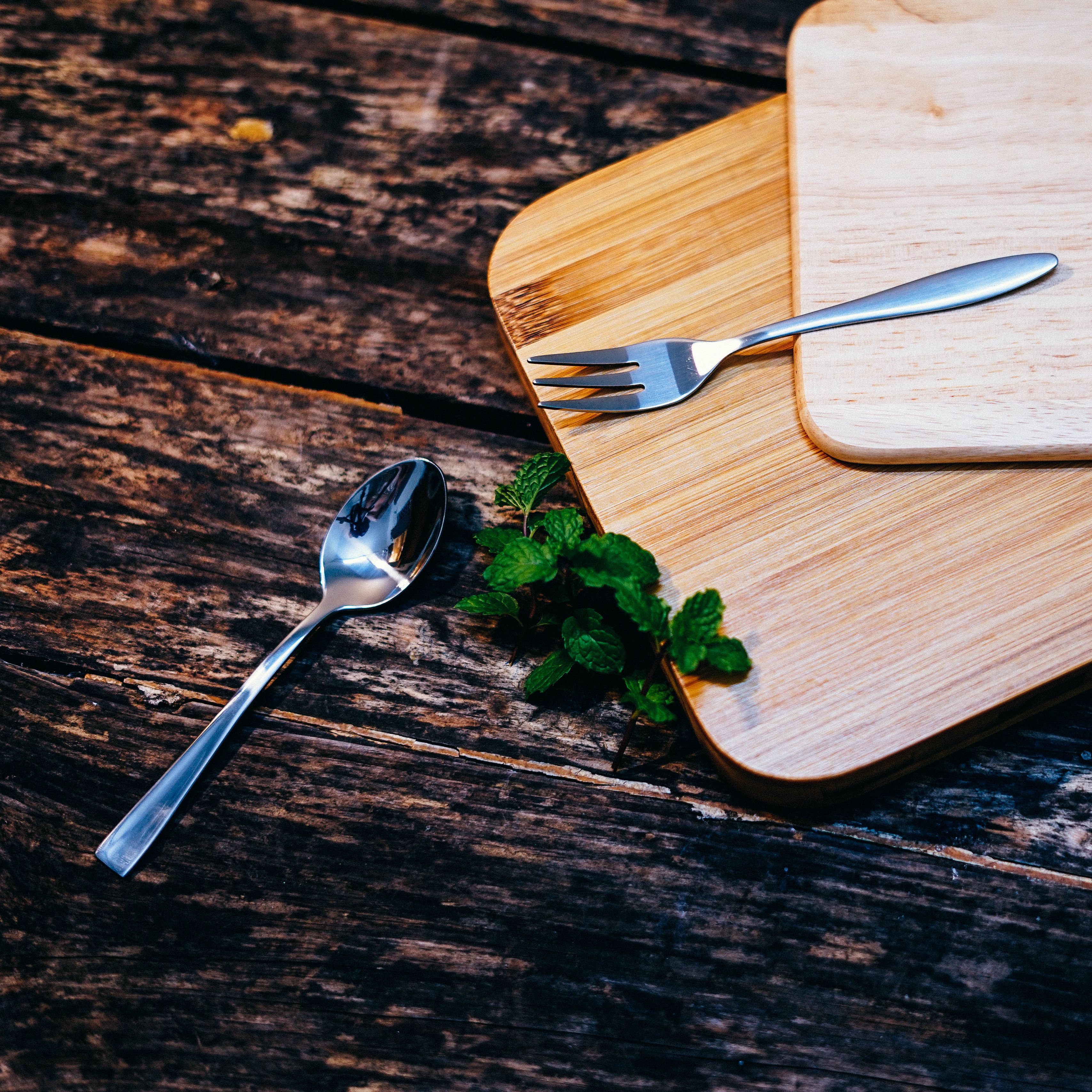 Download wallpaper 3415x3415 cutting board, fork, mint, spoon ipad pro 12.9 retina for parallax HD background