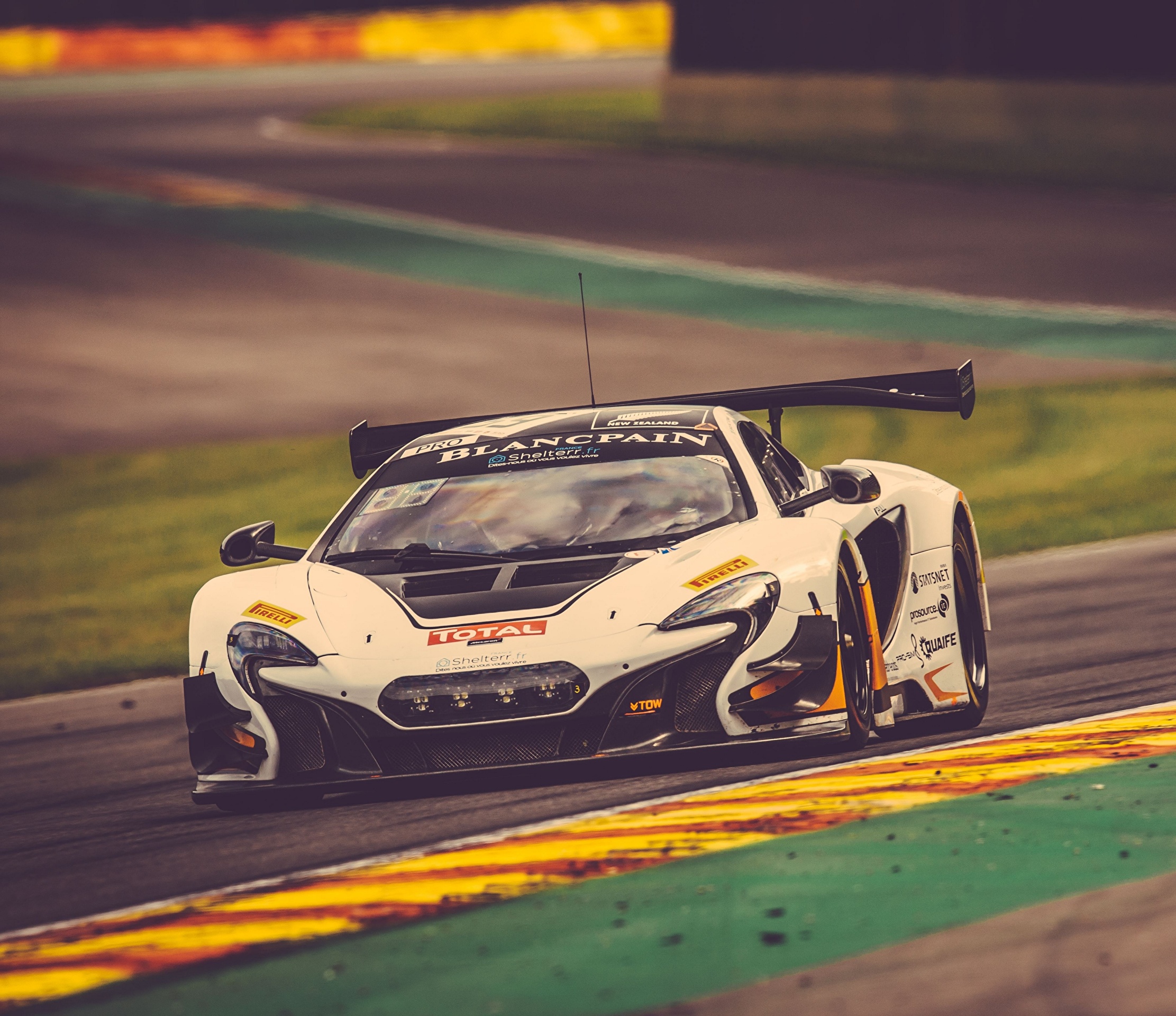Photo McLaren 650S GT3 supercar race auto Front 2223x1920