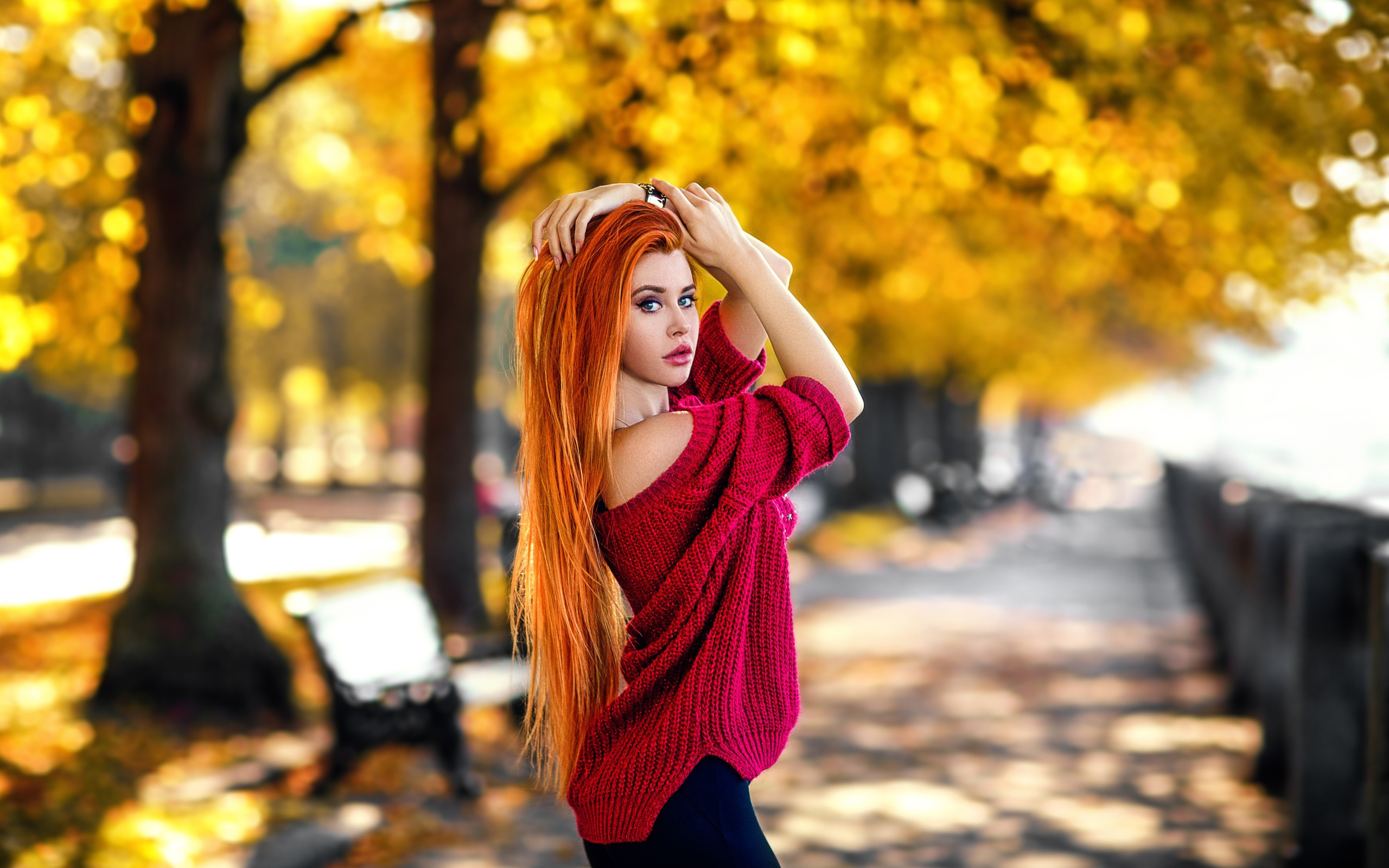Download Gorgeous woman, outdoor, autumn wallpaper, 2560x Dual Wide, Widescreen 16: Widescreen