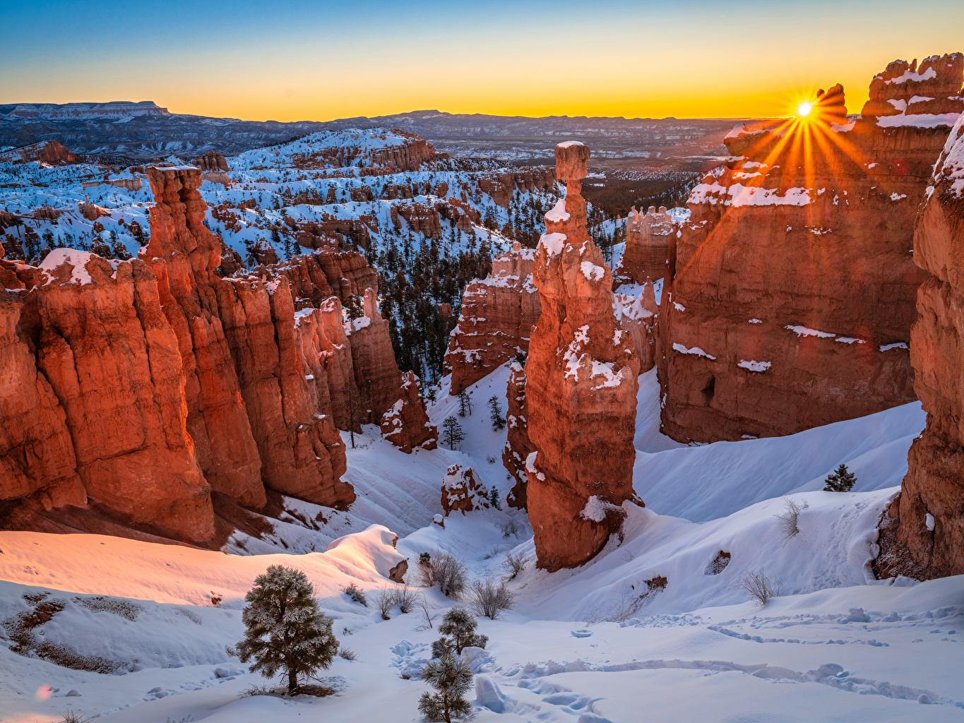 Desktop Wallpaper Rays of light USA Bryce Canyon National Park Rock