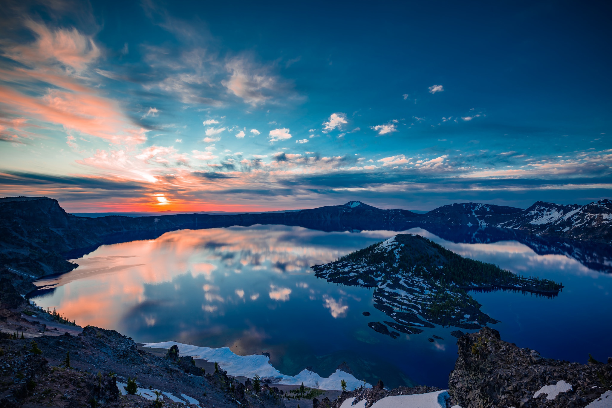 Crater Lake HD Wallpaper