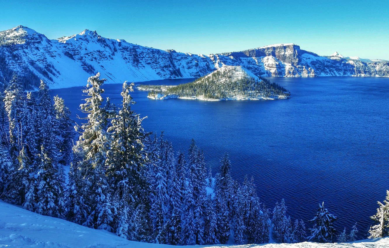 Wallpaper winter, snow, trees, mountains, lake, USA, Sunny, island, Crater Lake National Park image for desktop, section пейзажи