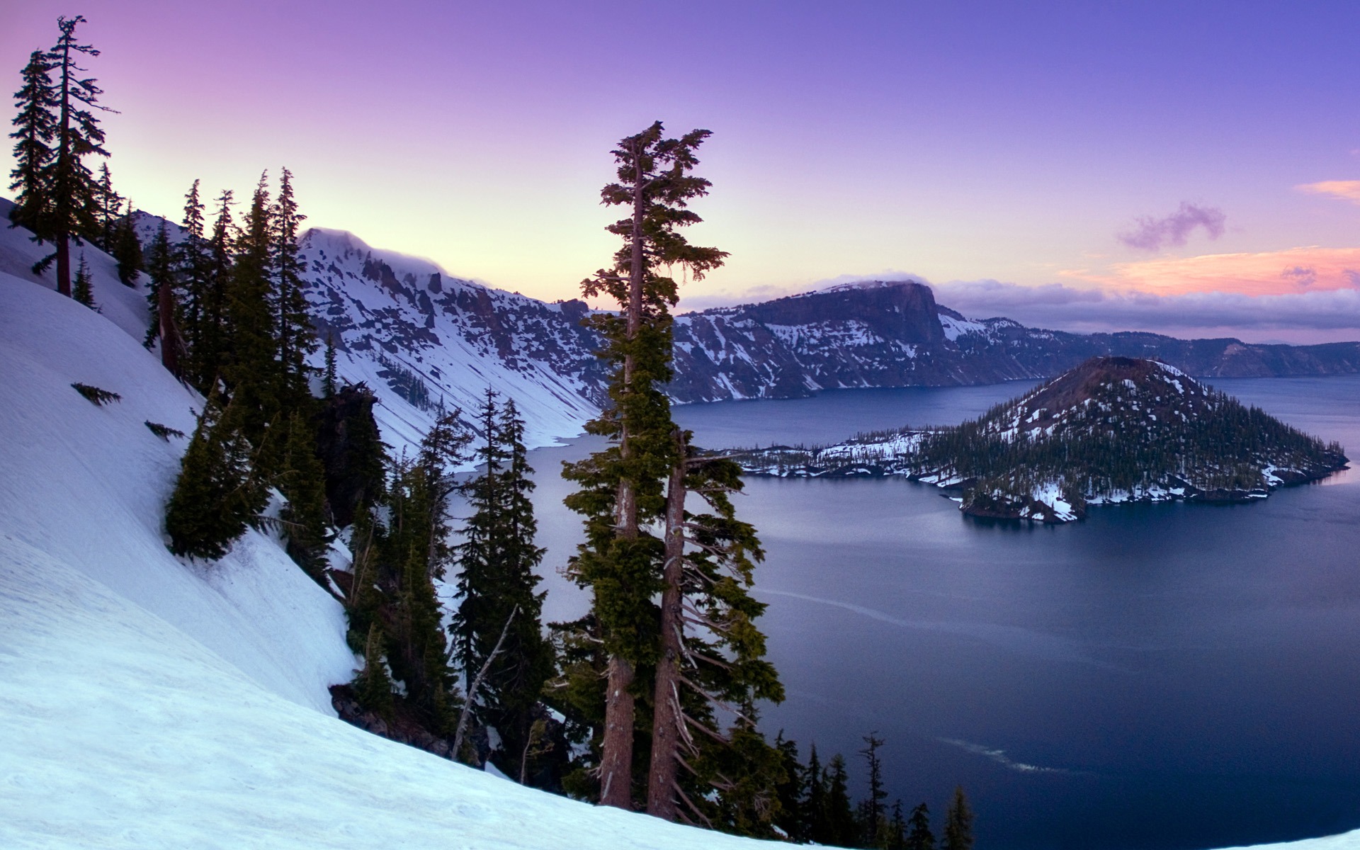Beautiful Crater Lake Windows 10 HD Wallpaper