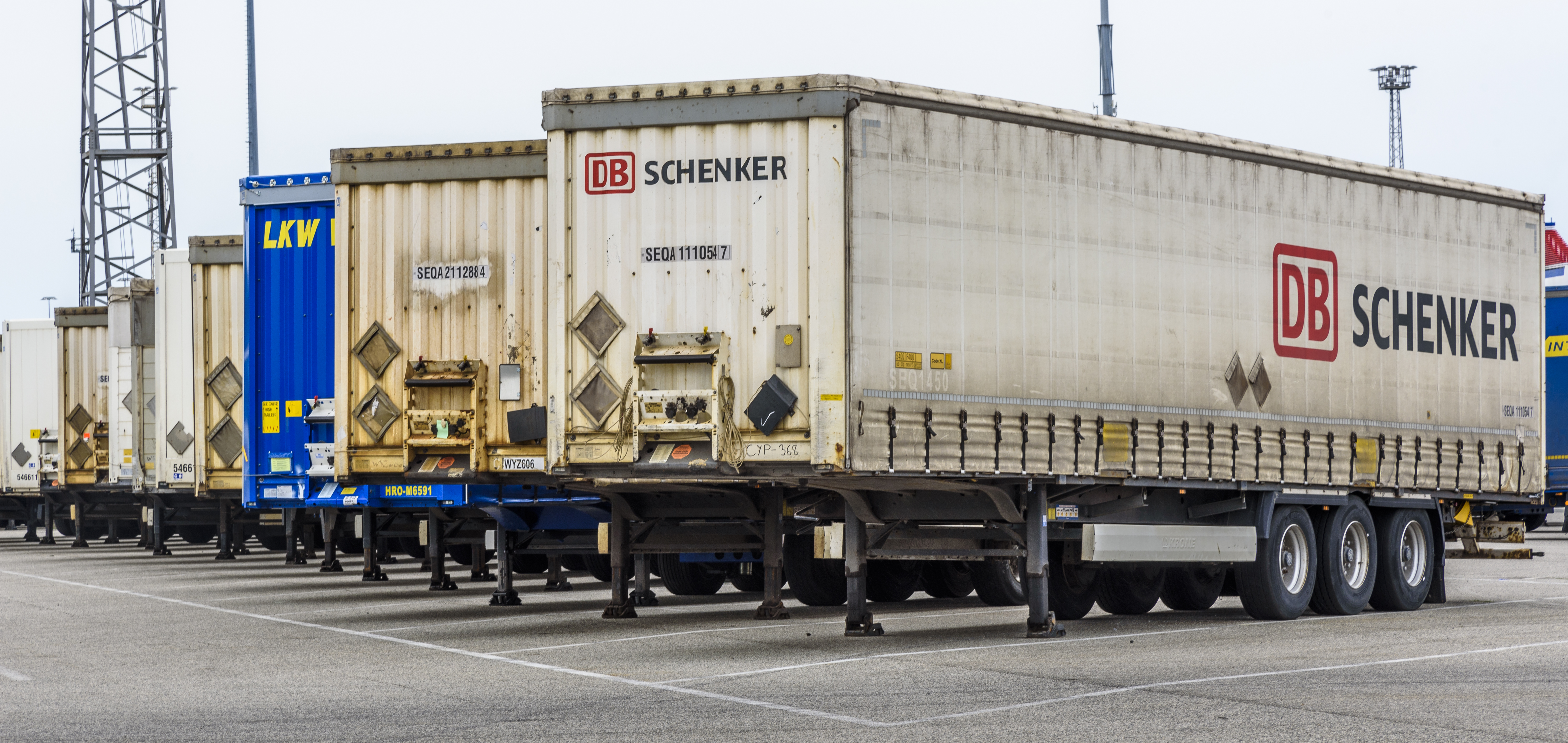 Wallpaper, road, cargo, asphalt, lightroom, Truck, harbour, rostock, nikond750, lkw, hafen, motor vehicle, mode of transport, trailer truck, freight transport, dietmarschwanitz, shipping container, nikonafsnikkor24120mmf40ged, public utility 5967x2826