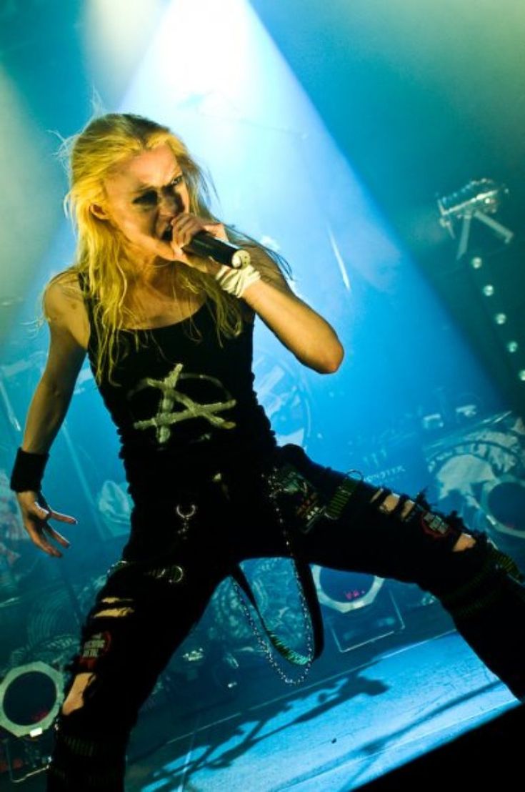 Angela Gossow. Angela gossow, Heavy metal girl, Female guitarist