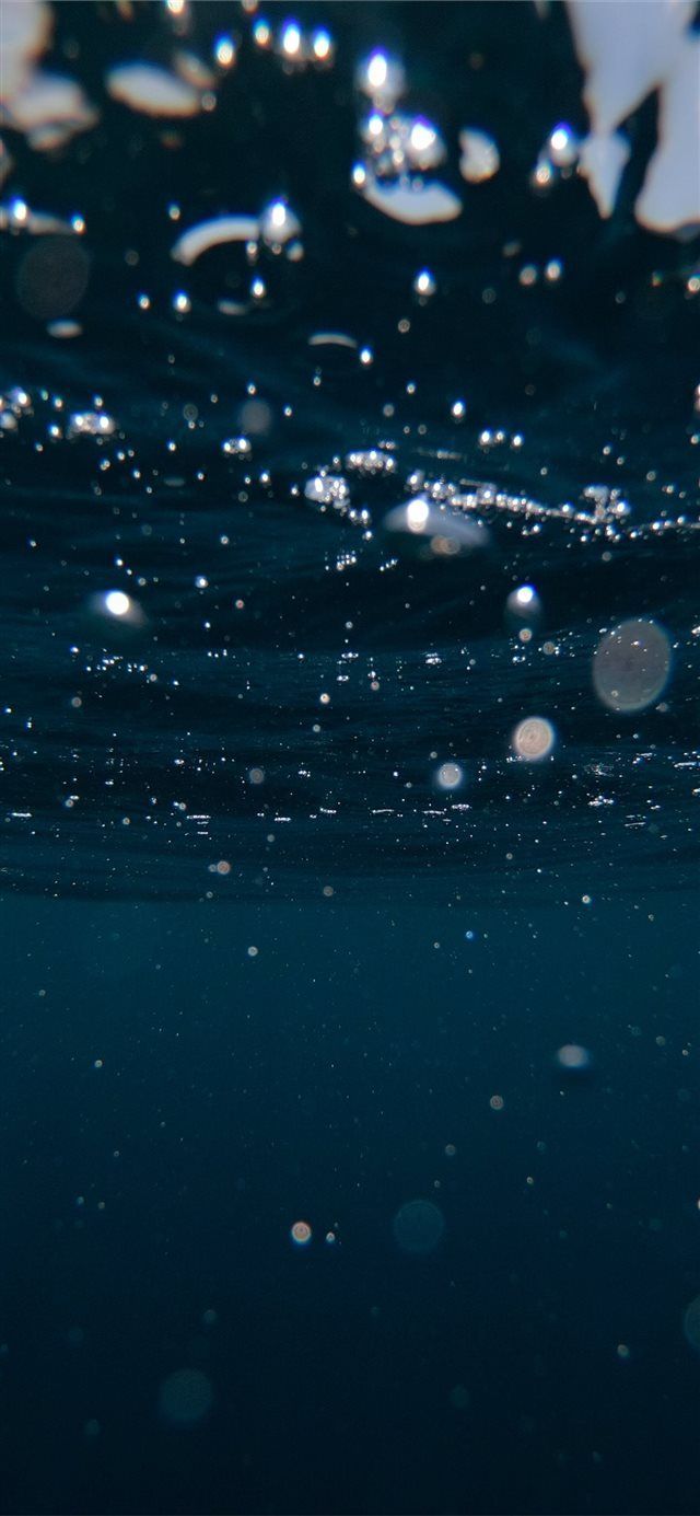 ocean iPhone X wallpaper #water #ocean #sea #underwater #mobilewallpaper. Underwater wallpaper, Ocean iphone, iPhone wallpaper ocean