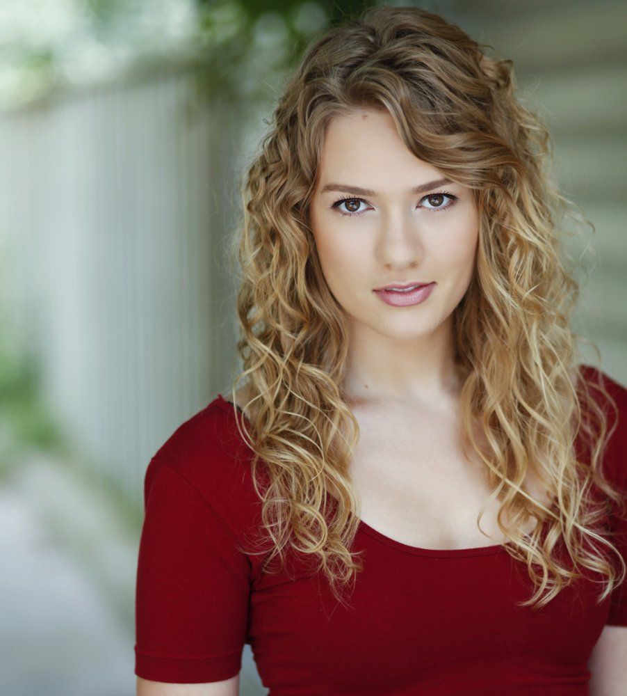 Tori Anderson Photo, Including Production Stills, Premiere Photo And Other Event Photo, Publicity Photo, Behind The Scenes, An. Beauty, Hair, Long Hair Styles