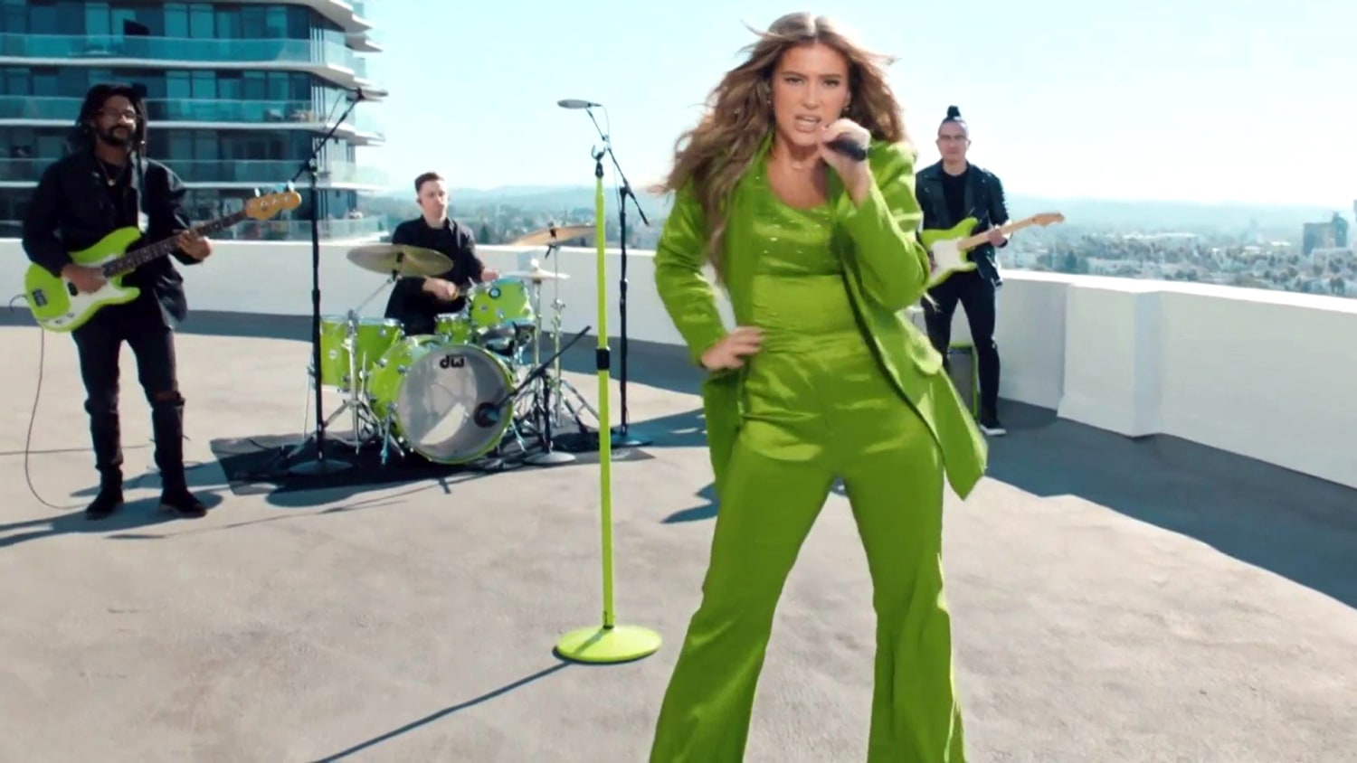 Riley Clemmons performs 'Stuck Inside My Head'