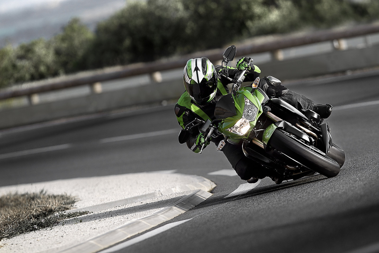 Kawasaki Z 750 R Wallpaper