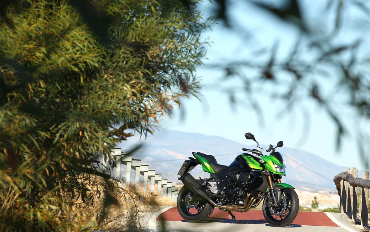 Kawasaki Z750R wallpaper. Kawasaki Z750R