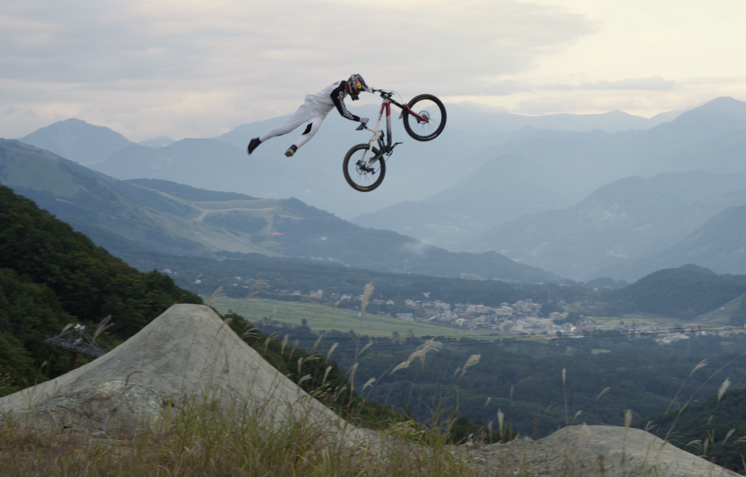 Mountain Bike Flight: Brandon Semenuk Rips in 'Light Speed'