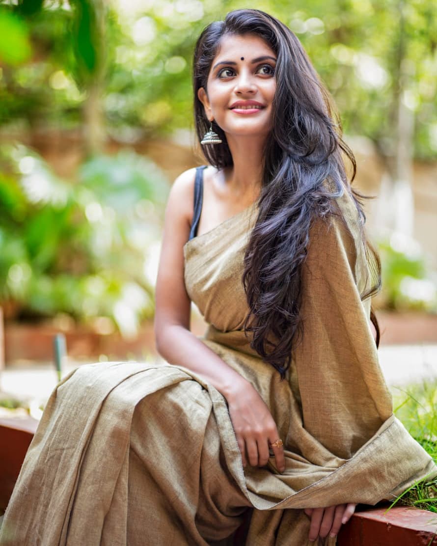 Megha Chakraborty: Movies, Age, Photo, Family, Husband, Height, Birthday, Biography, Filmography, Upcoming Movies, TV, OTT, Social Media, Facebook, Instagram, Twitter, WhatsApp, Google YouTube & More CelPox