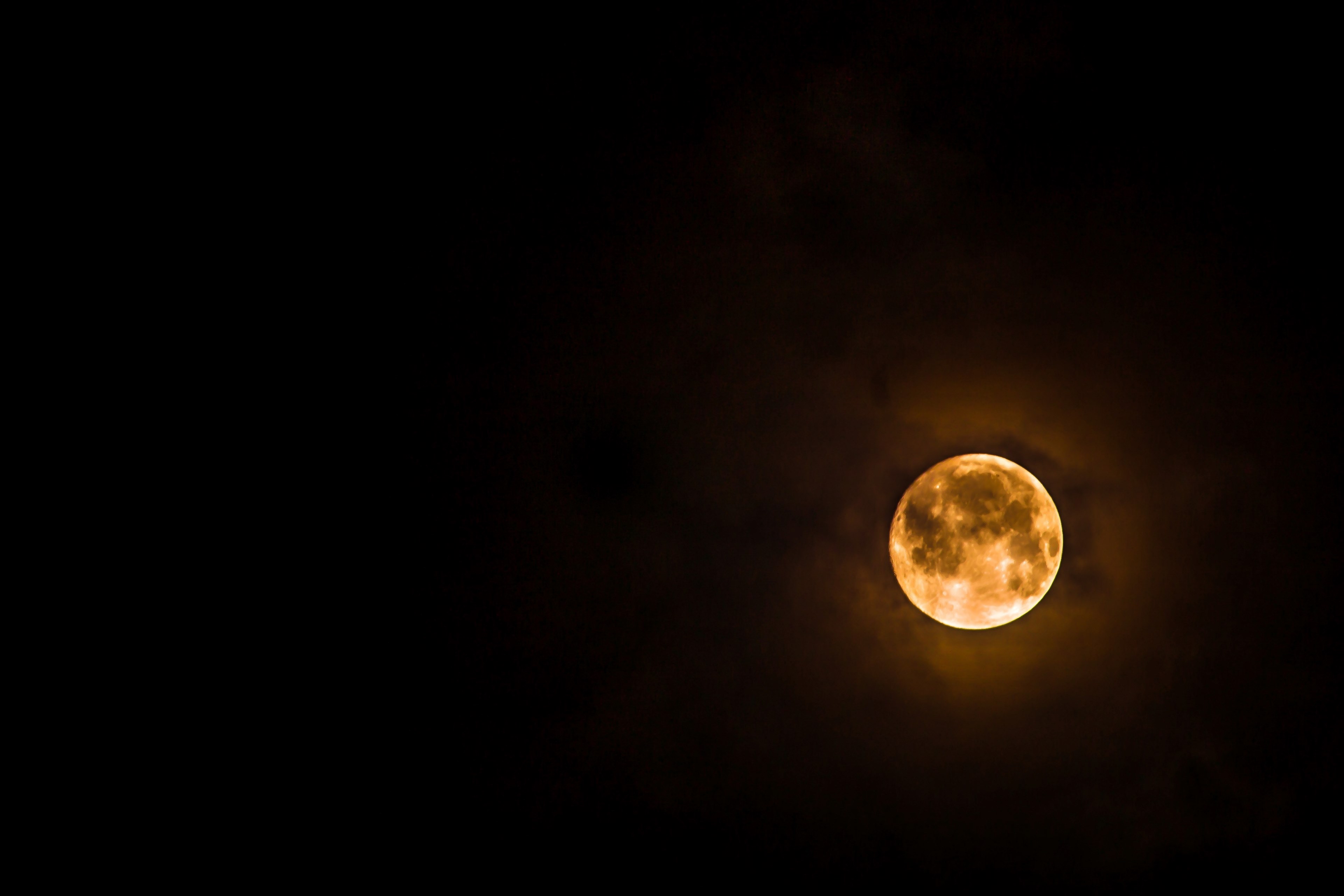 Glowing Moon Wallpapers - Wallpaper Cave