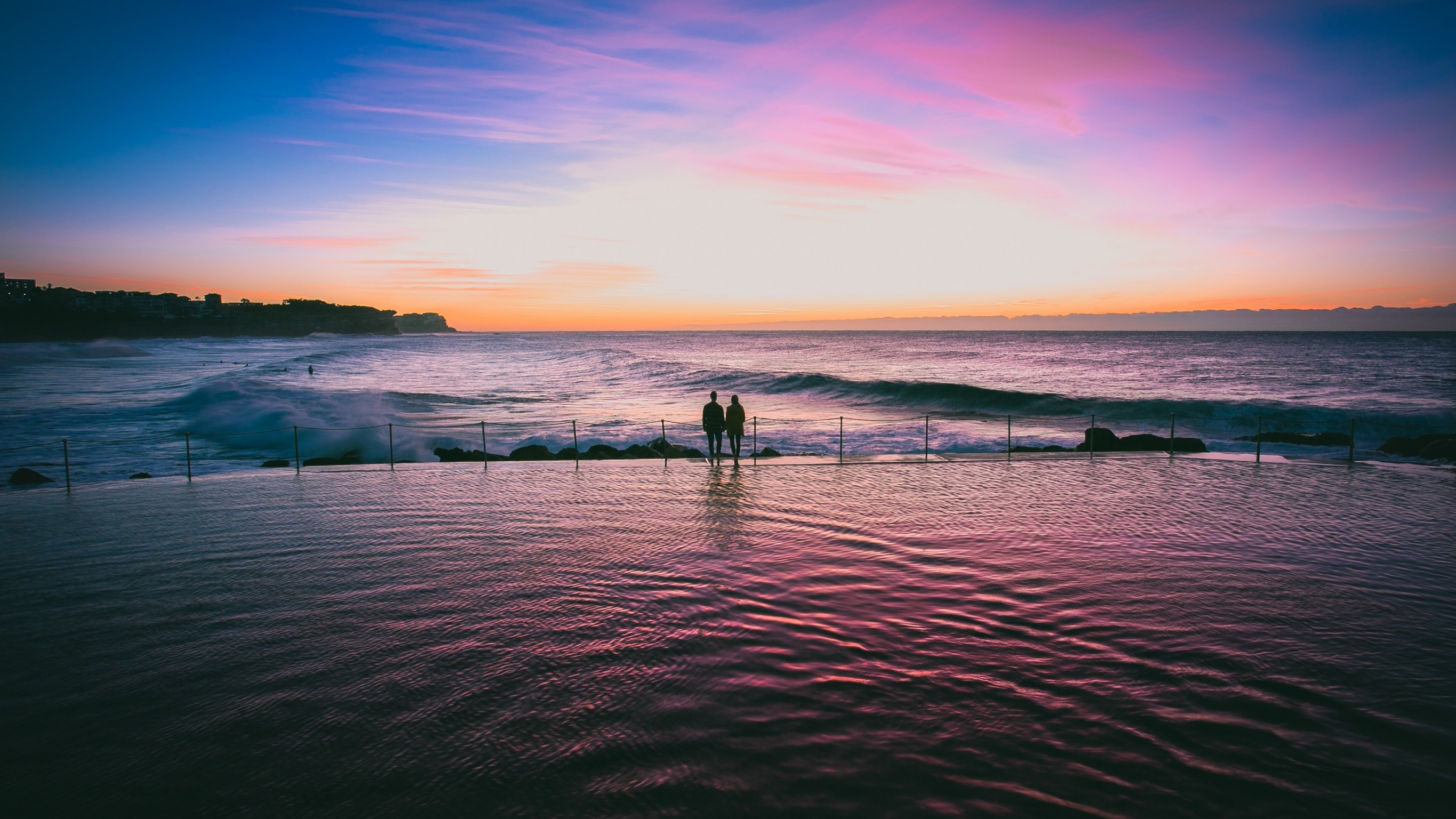 Download 2732x1536 Couple, Sunset, Pool, Horizon, Romance Wallpaper