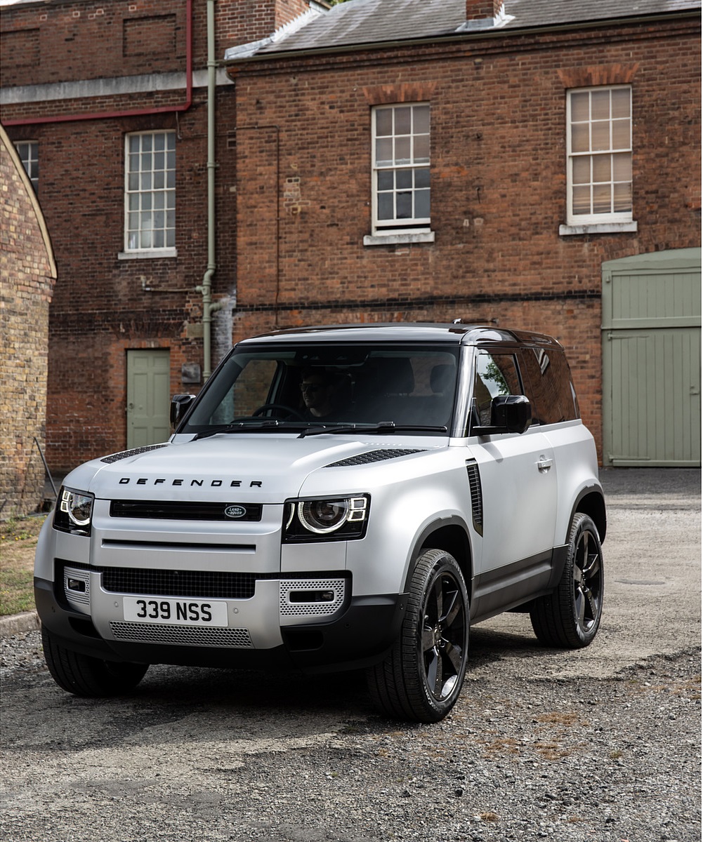 Land Rover Defender 90 Front Three Quarter Wallpaper