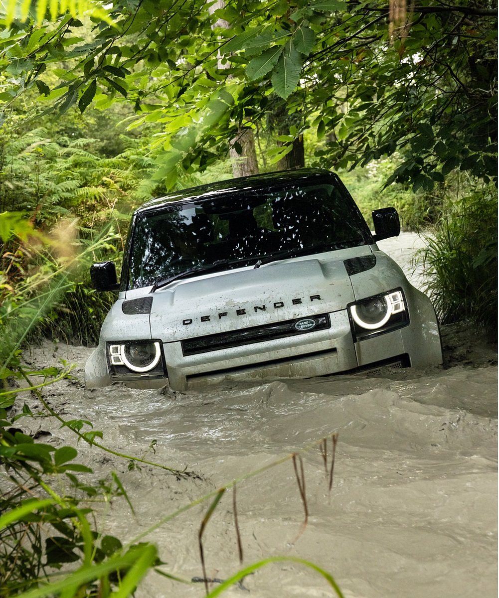 Land Rover Defender 90 Off Road Wallpaper