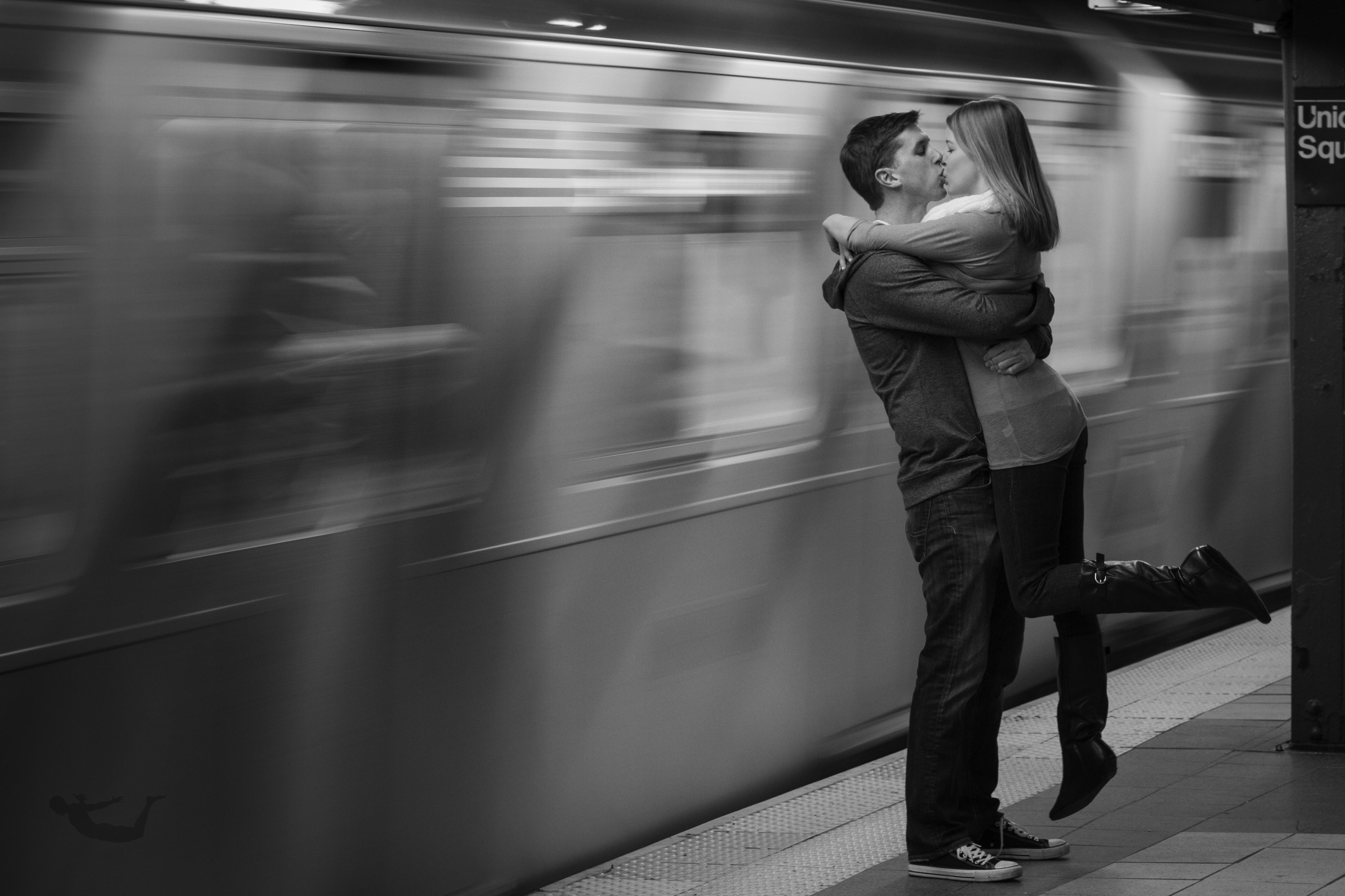 Wallpaper, street, Gentleman, friendship, couple, square, standing, kissing, subway, warm, underground, romance, infrastructure, light, trains, girl, human, photograph, ny, nyc, darkness, embrace, forever, snapshot, union, black and white, monochrome