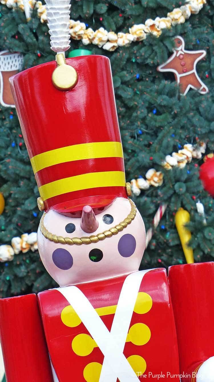 Disney Christmas iPhone Wallpaper