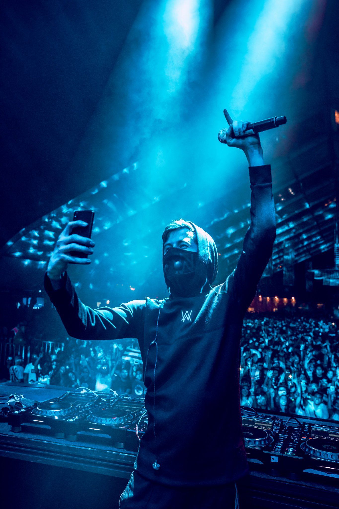 Alan Walker Concert Wallpaper Free Alan Walker Concert Background