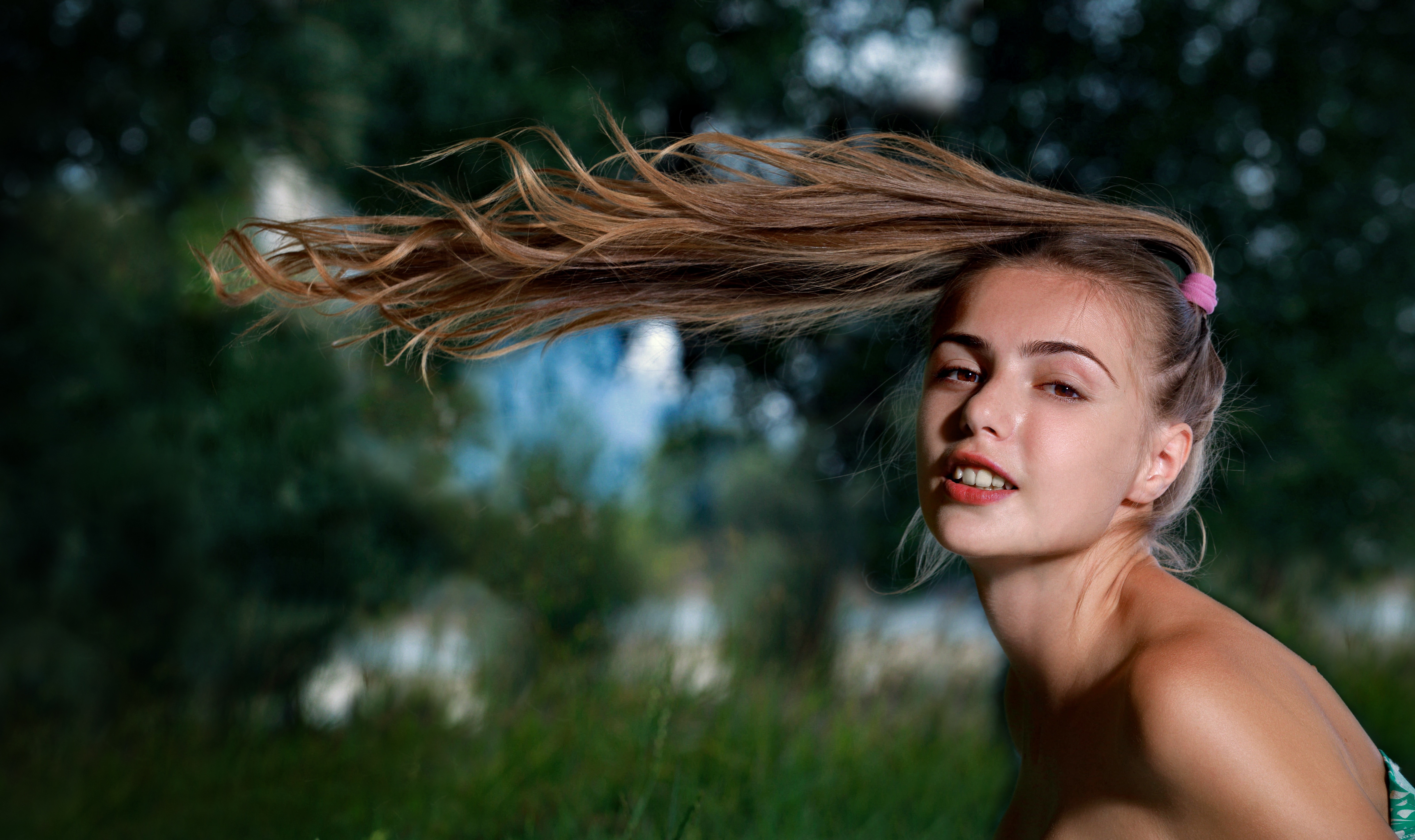 Free Image, women, lady, model, person, wallpaper, face, head, People in nature, flash photography, eyelash, happy, sunlight, grass, wood, fawn, long hair, surfer hair, close up, brown hair, tree, grassland, fun