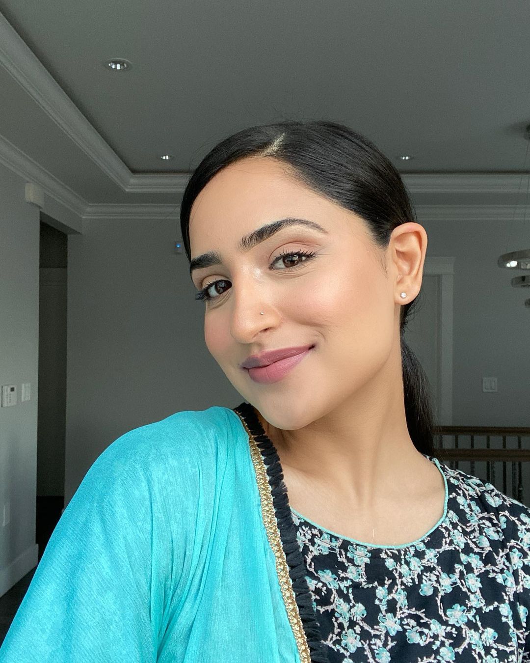 Tanu Grewal Wallpaper HD Background