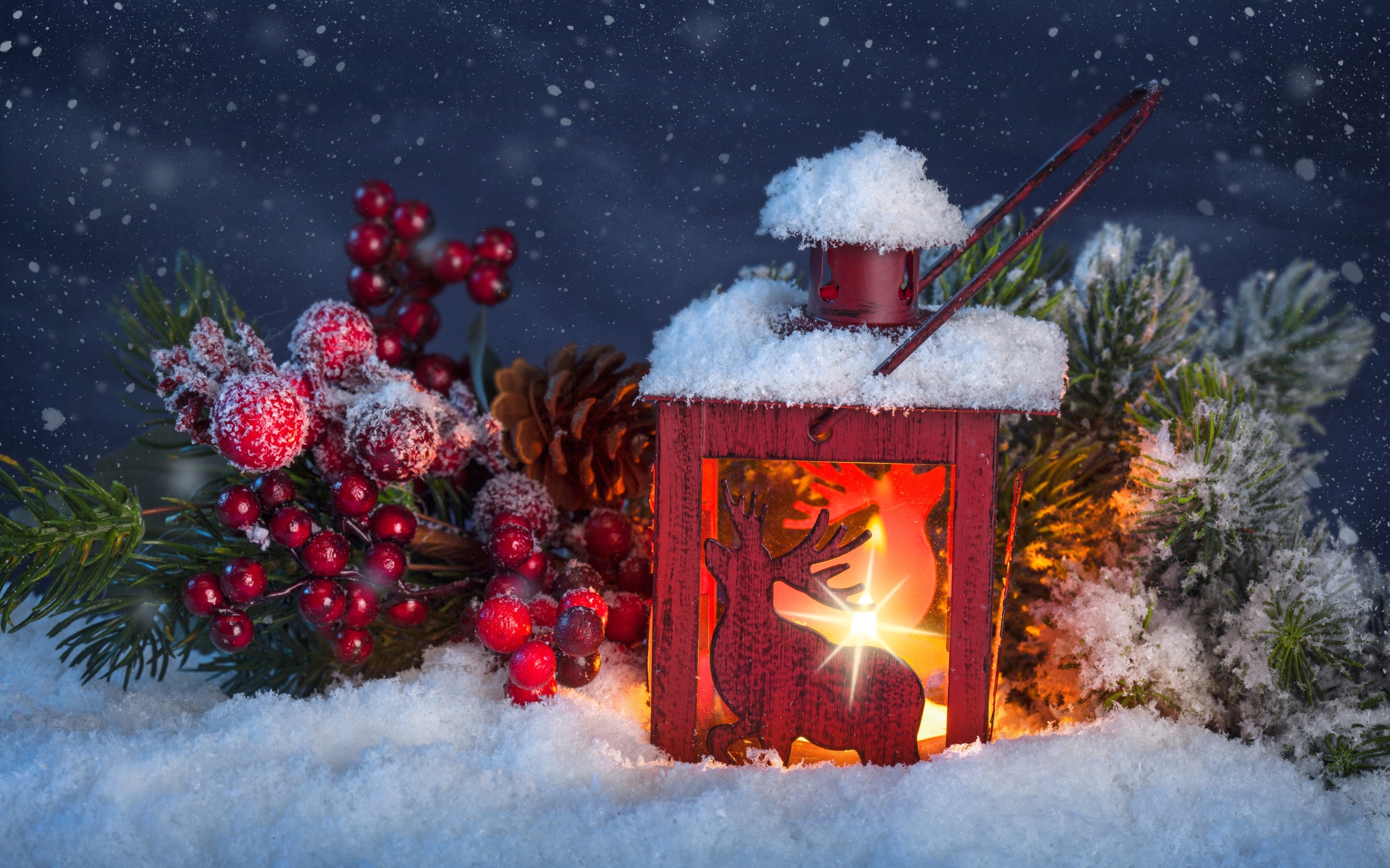 Christmas Lantern in the Snow HD Wallpaper