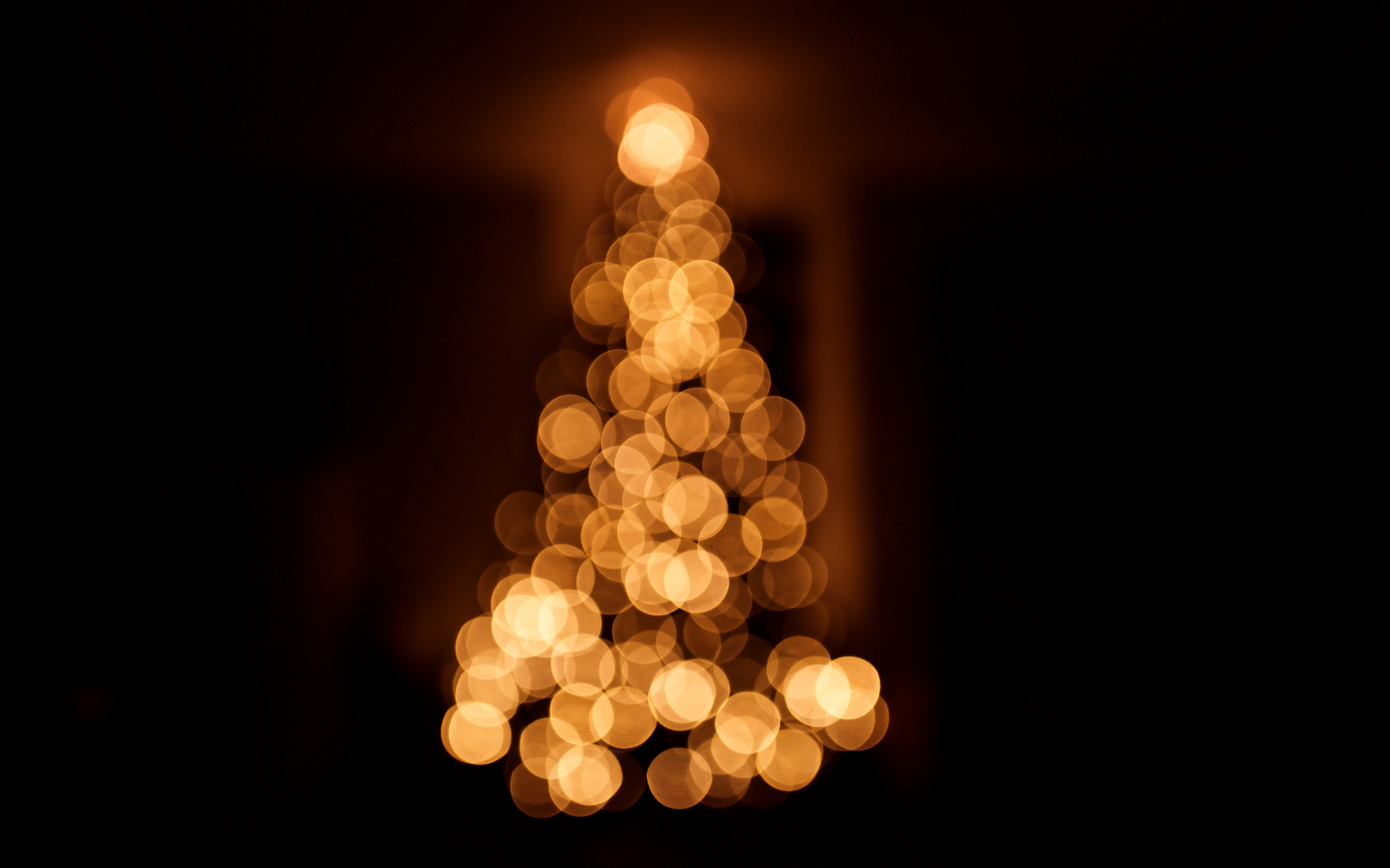 Download wallpaper: Bokeh Christmas tree 2880x1800