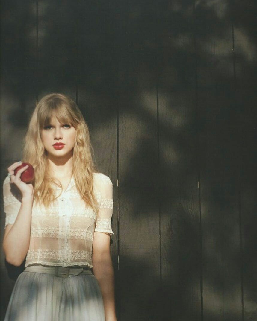 Taylor Swift Red Album Wallpaper Free Taylor Swift Red Album Background
