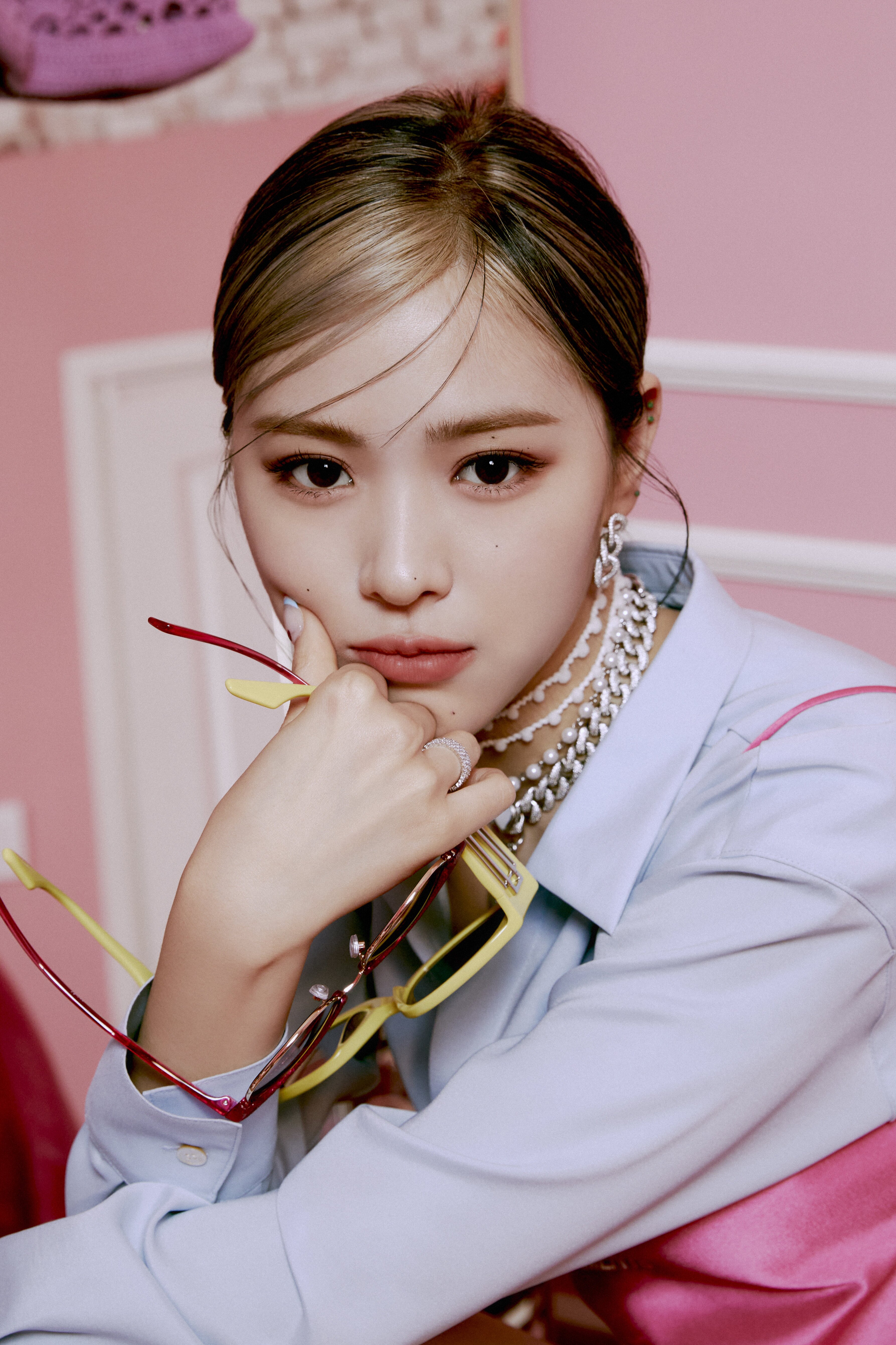 ITZY 'CRAZY IN LOVE' Concept Teaser Image