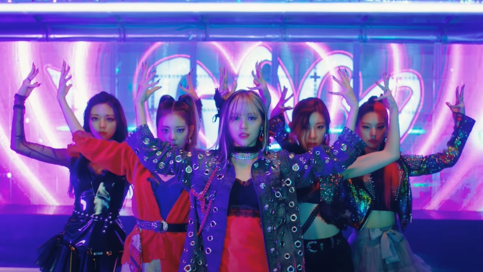 ITZY goes nuts with 'LOCO' - #PressOnePH
