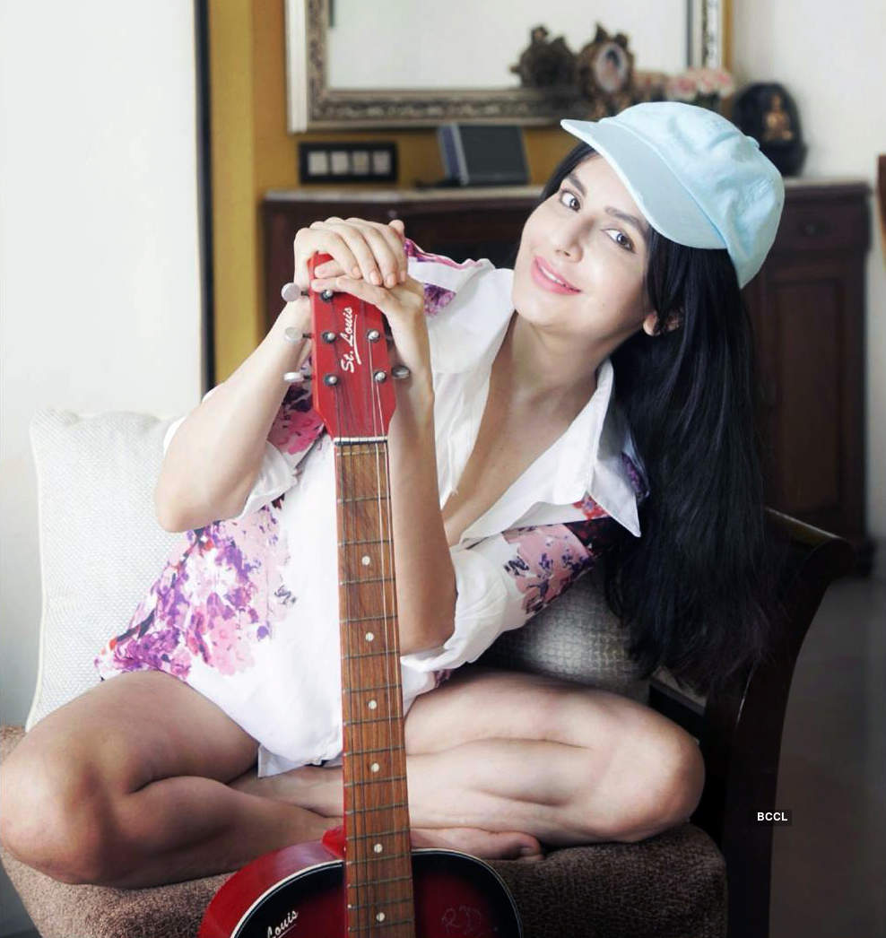 The photo of a kid above is of Roop Durgapal, an Indian television actress who's best known for her role as Sanchi in the serial Balika Vadhu