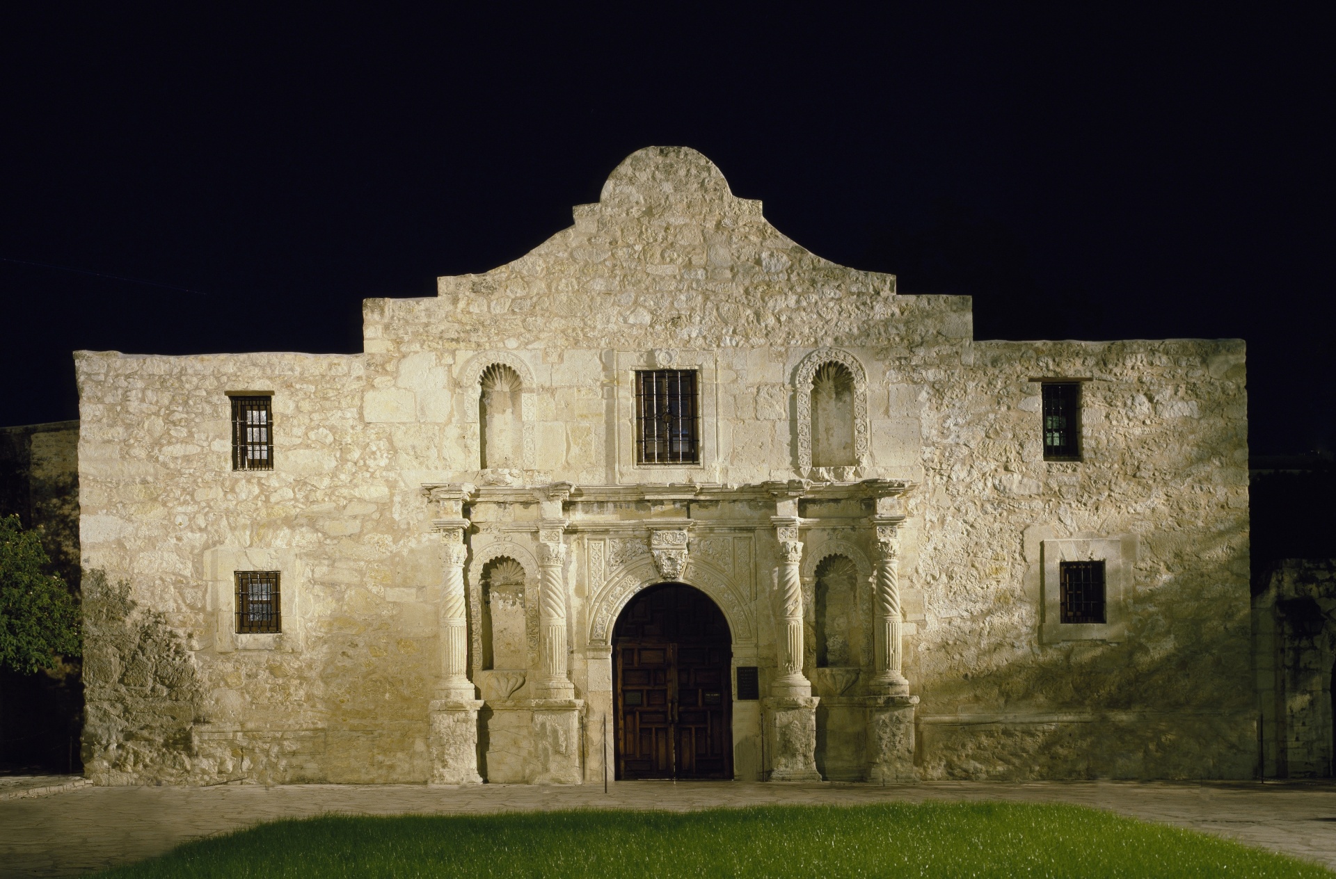 Download free photo of Alamo, landmark, battle, night, dark