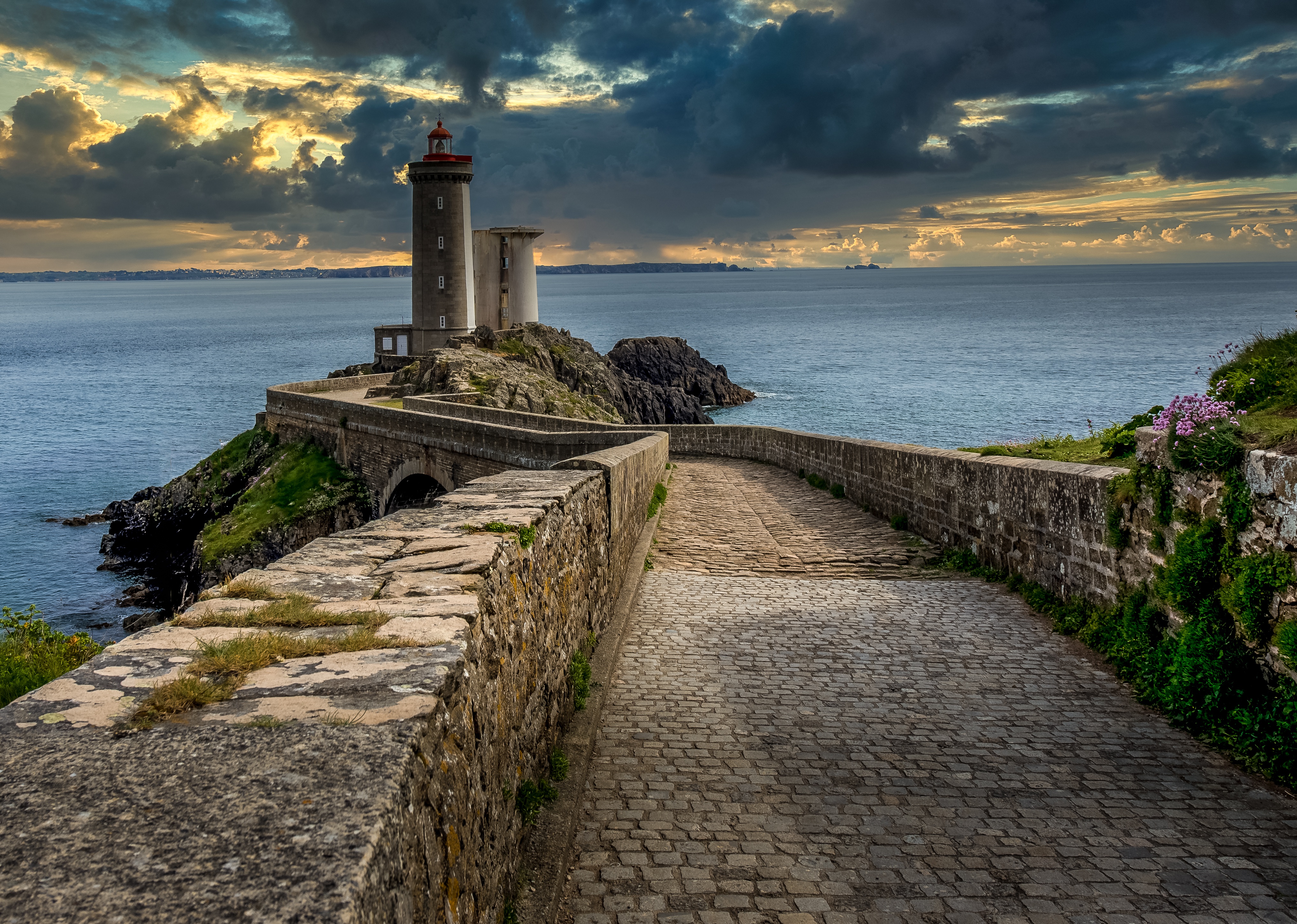 Brittany Coast France Lighthouse Sea Wallpaper:4061x2893