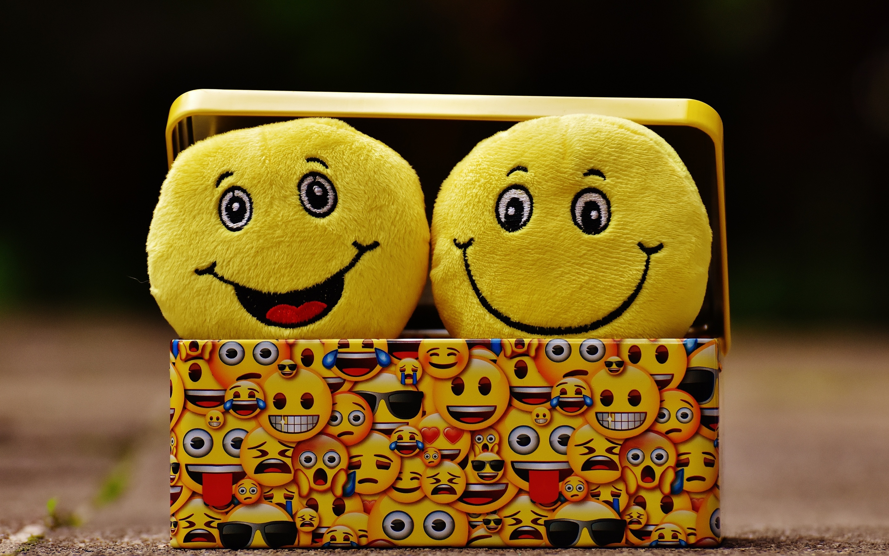 Emoji Wallpaper 4K, Smileys, Yellow box, Cheerful, Smiling, Cute