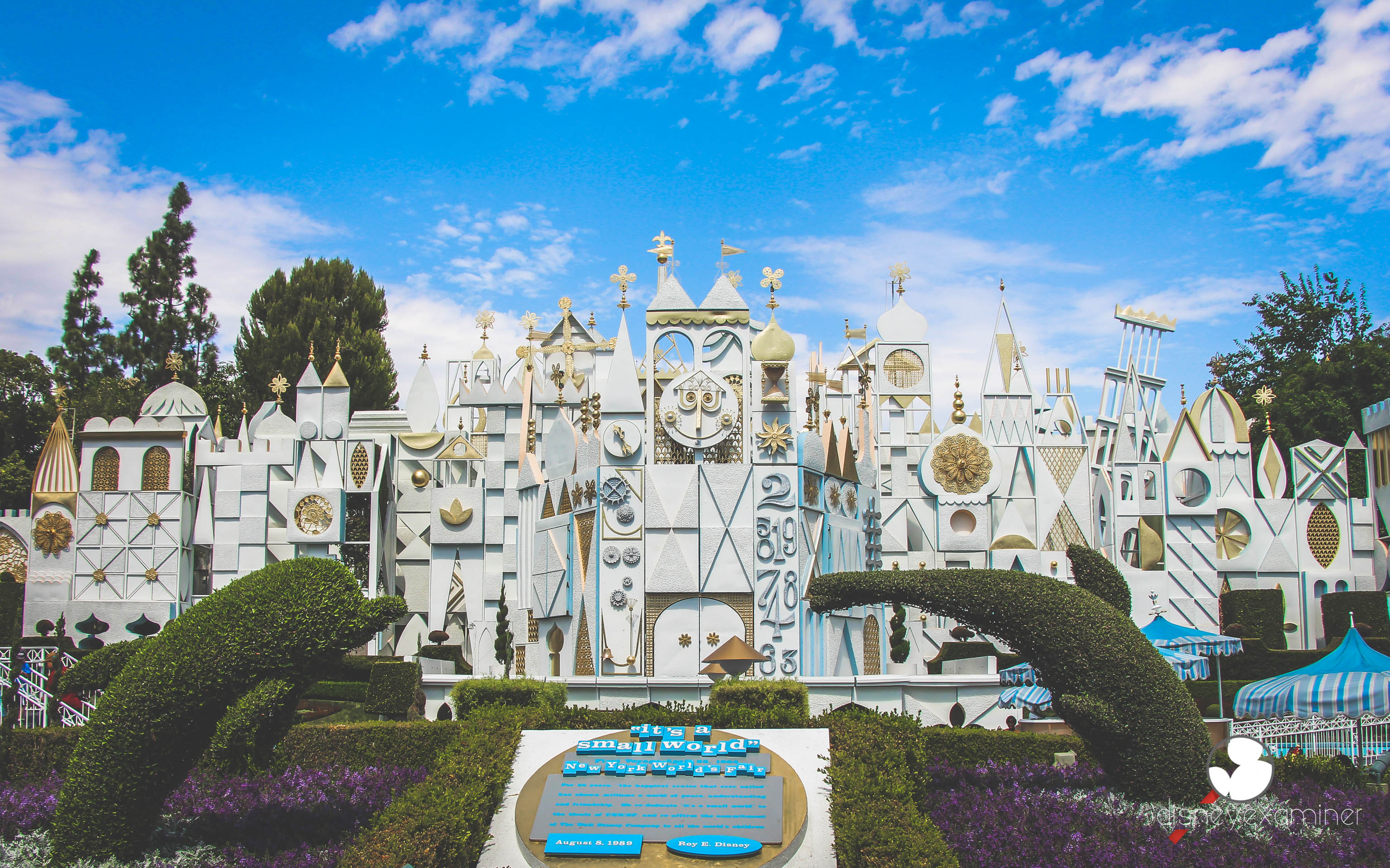 Disneyexaminer Disneyland Winter Wallpaper Its A Small World