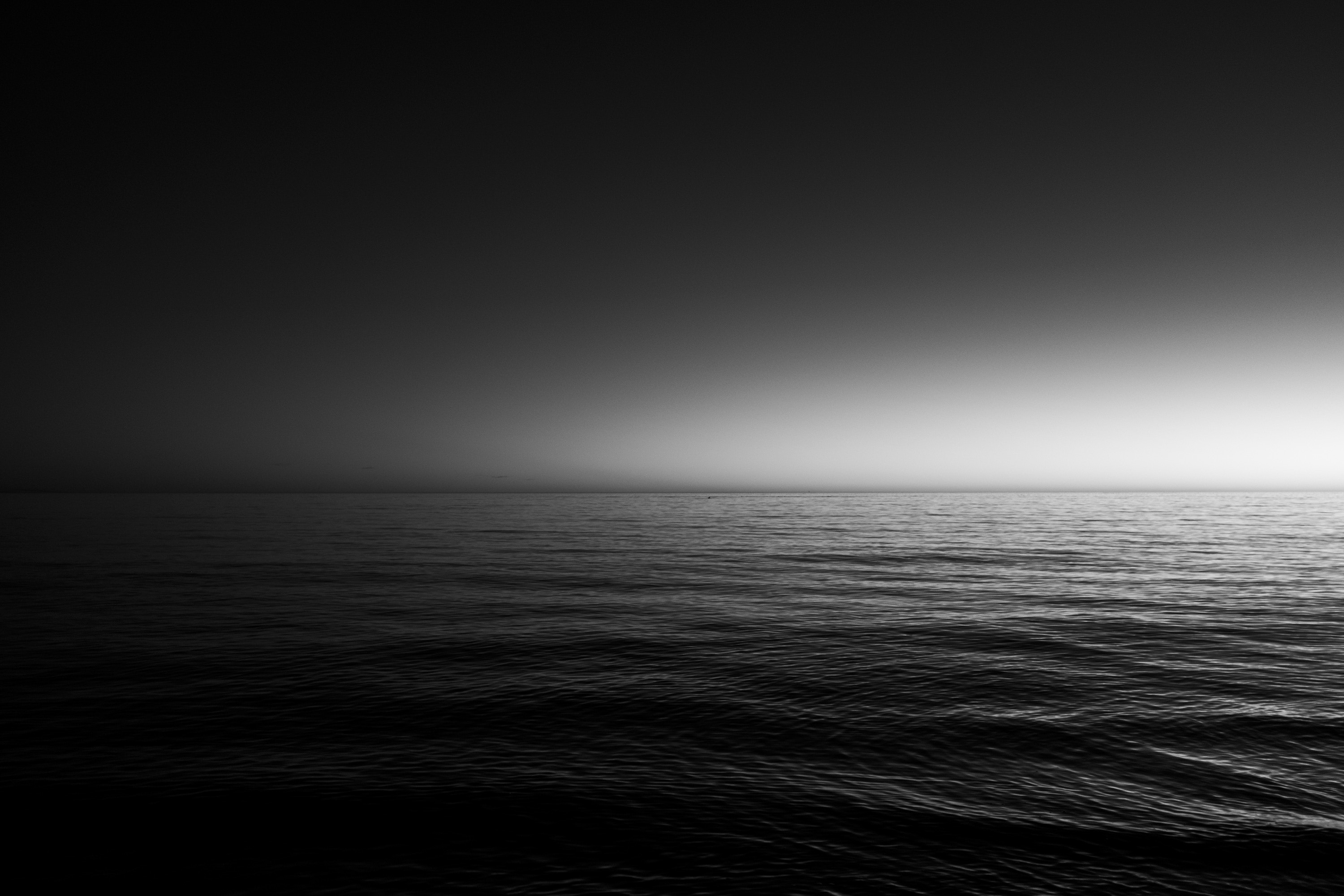 3000x2000 #ocean, #gloom, #nature, #open water, #solitude, #fog, # scary, #sky, #frightening, #coast, #black and white, #mist, #minimal, #outdoors, #evening, #water, #calm, #night, #sea, #lonely, #PNG image HD Wallpaper