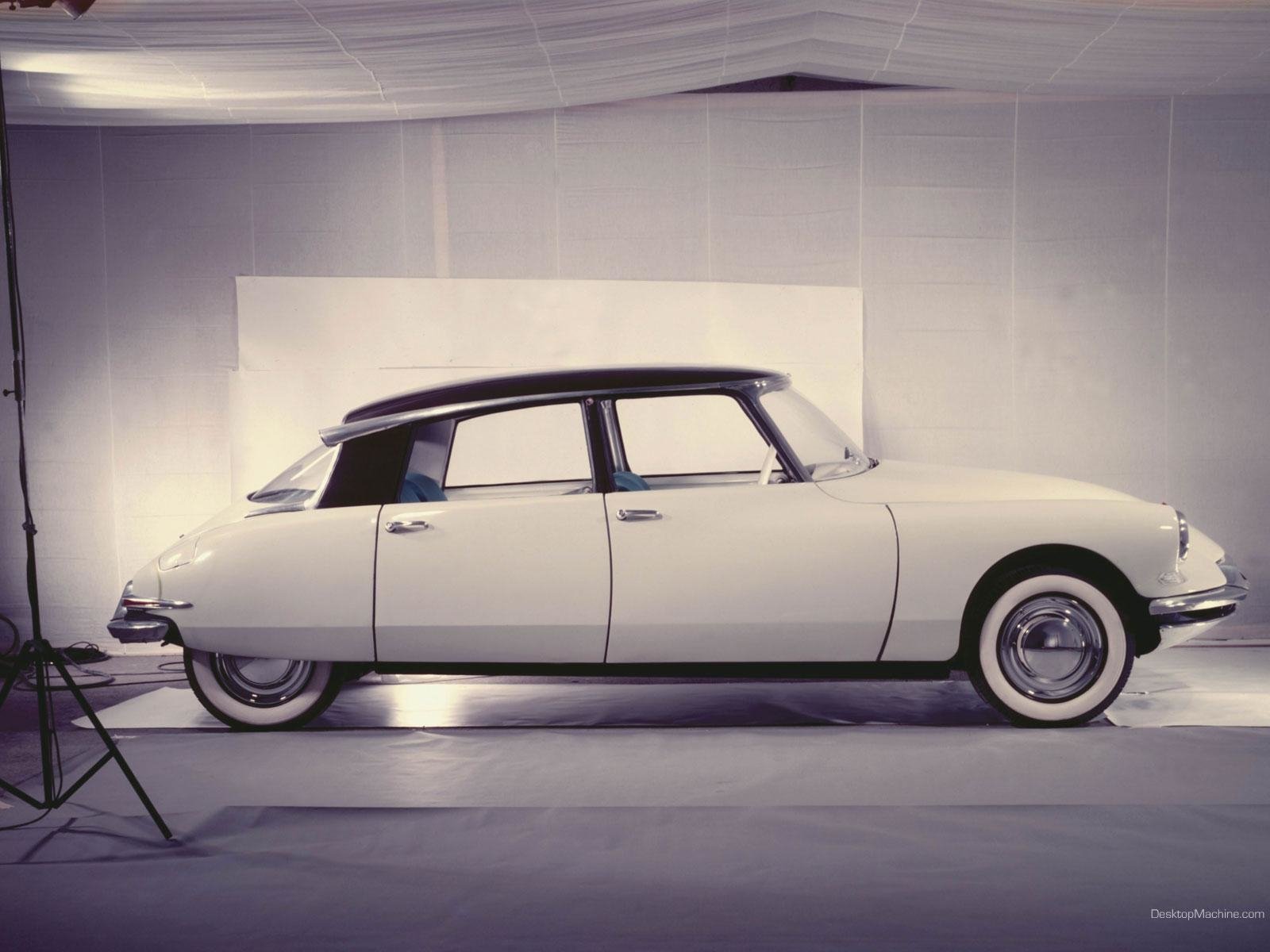 Citroën DS Wallpaper and Background Imagex1200