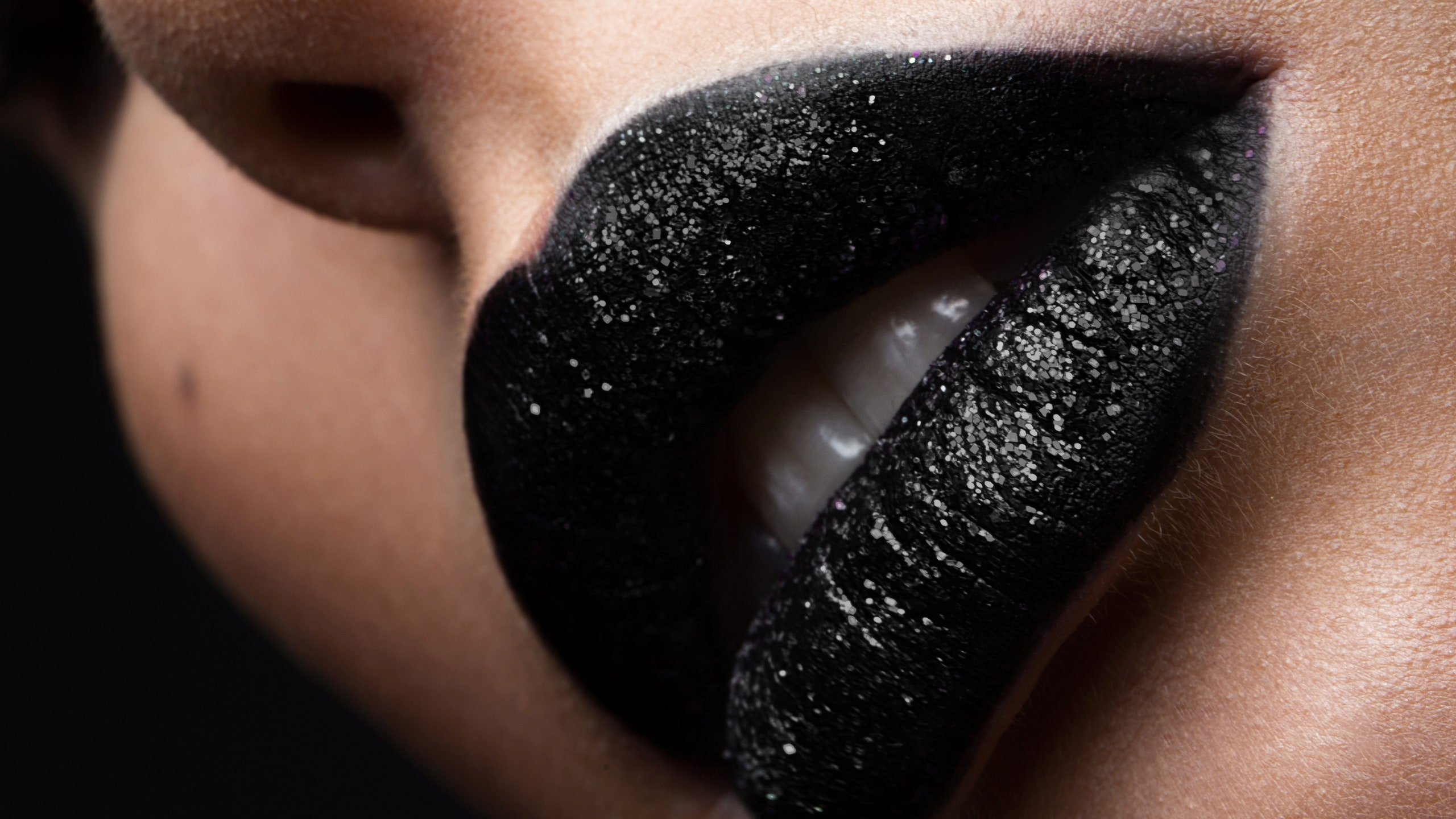 Black Lipstick Is Winter's Hottest Lipstick Trend, According to